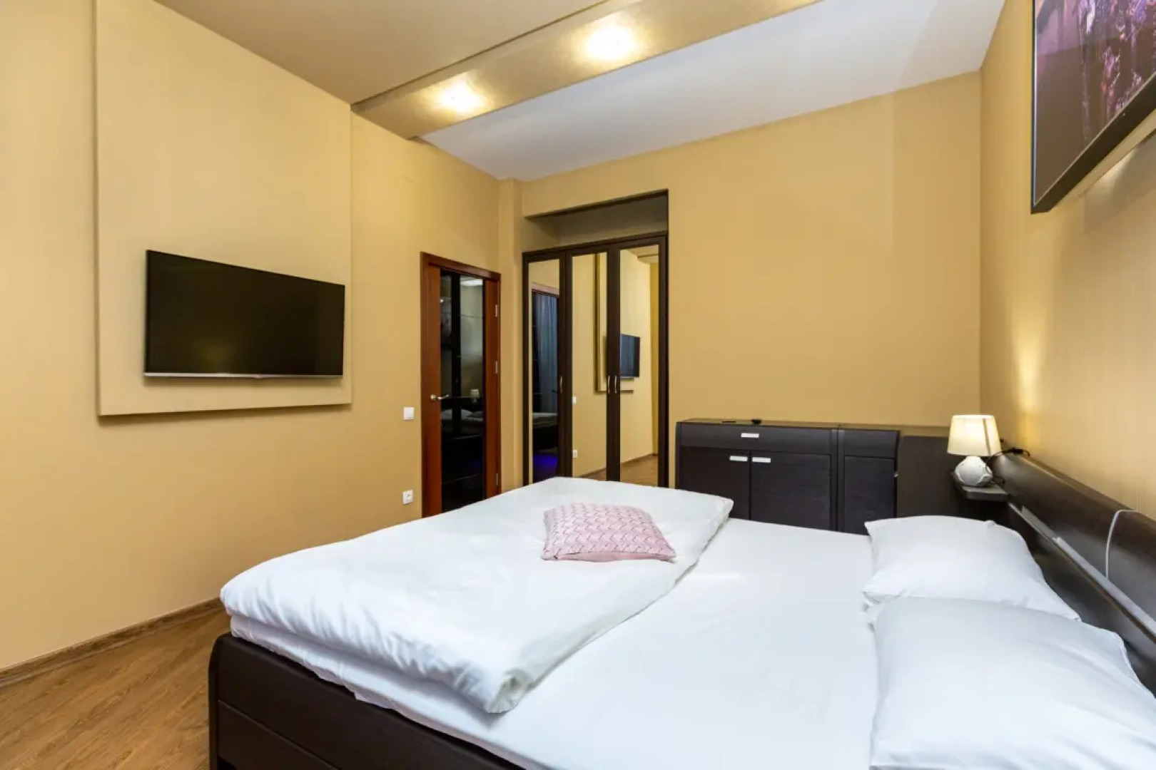 АПАРТАМЕНТЫ REHOME24 на 12 этаже