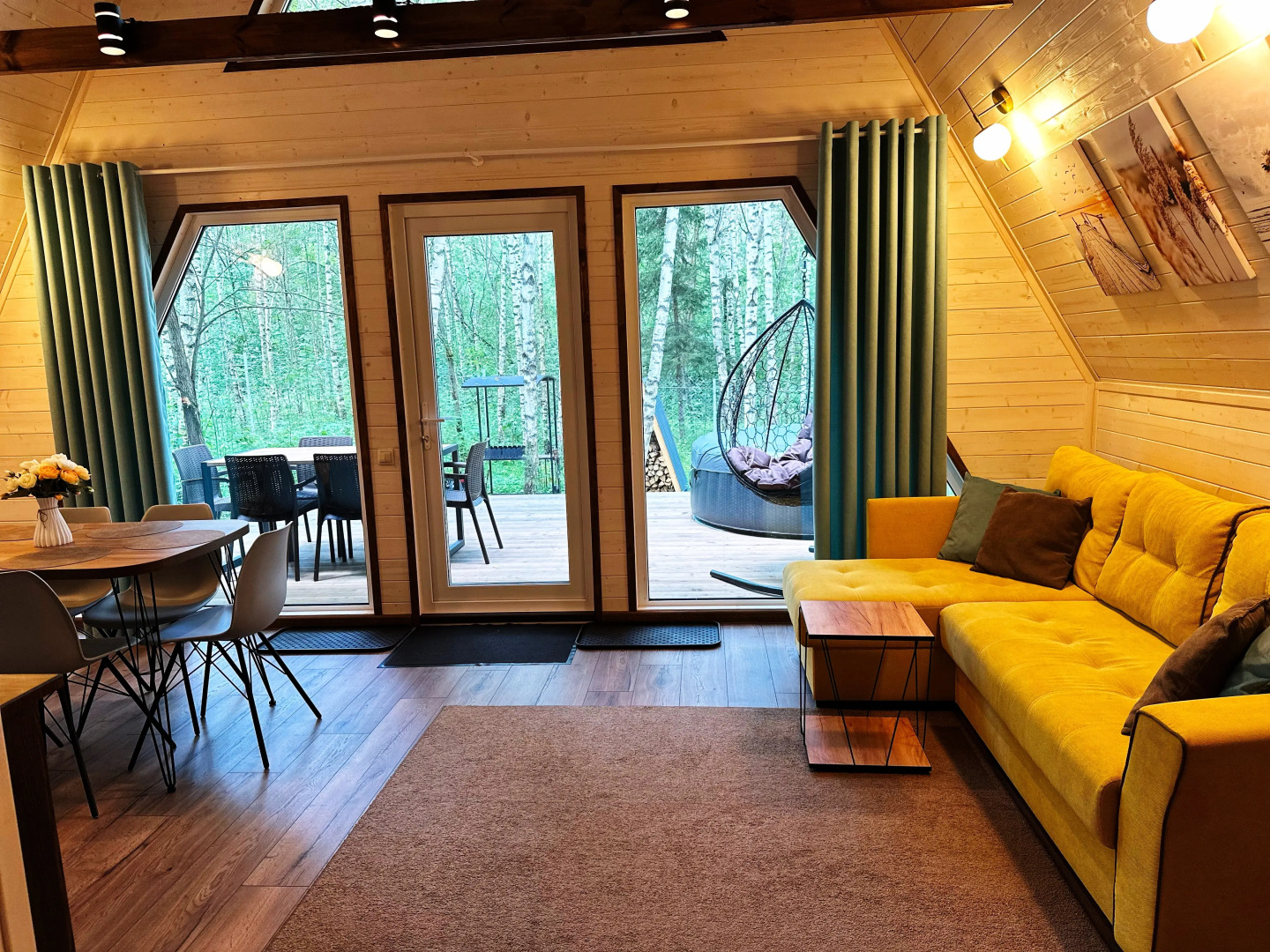 Частный дом с камином