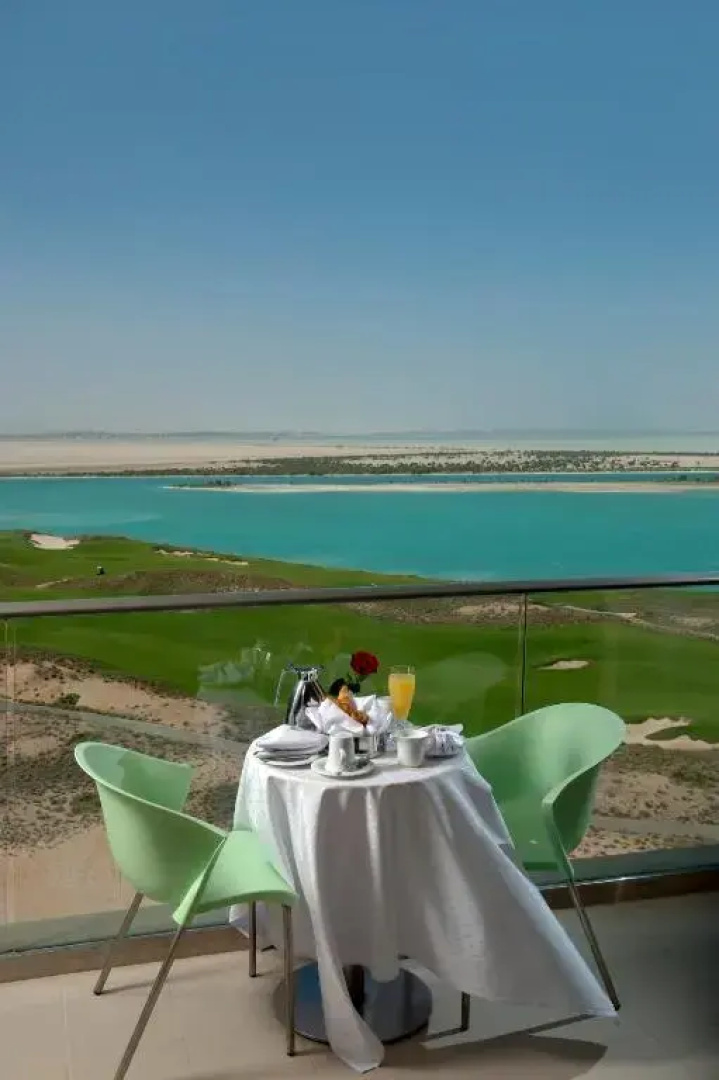 Отель Crowne Plaza Abu Dhabi Yas Island by IHG