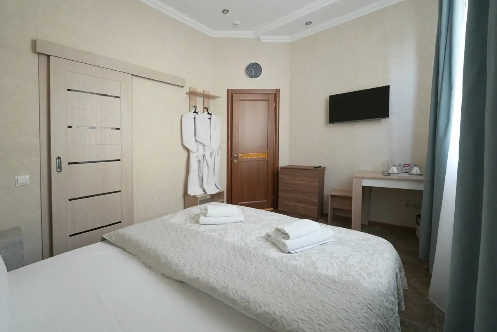 Отель Афина