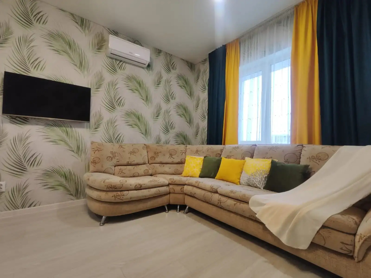 Апартаменты ГРАНАТ "Город на ладони"