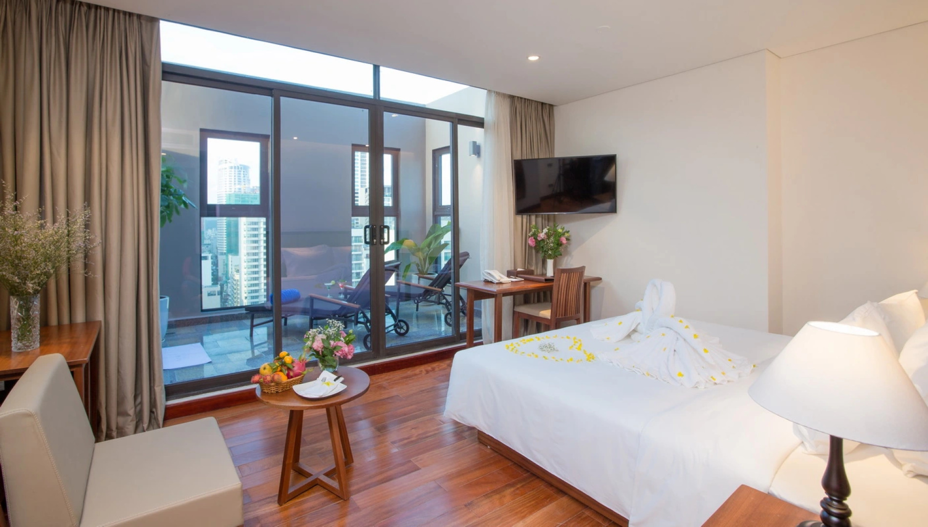 Отель Green Beach Nha Trang