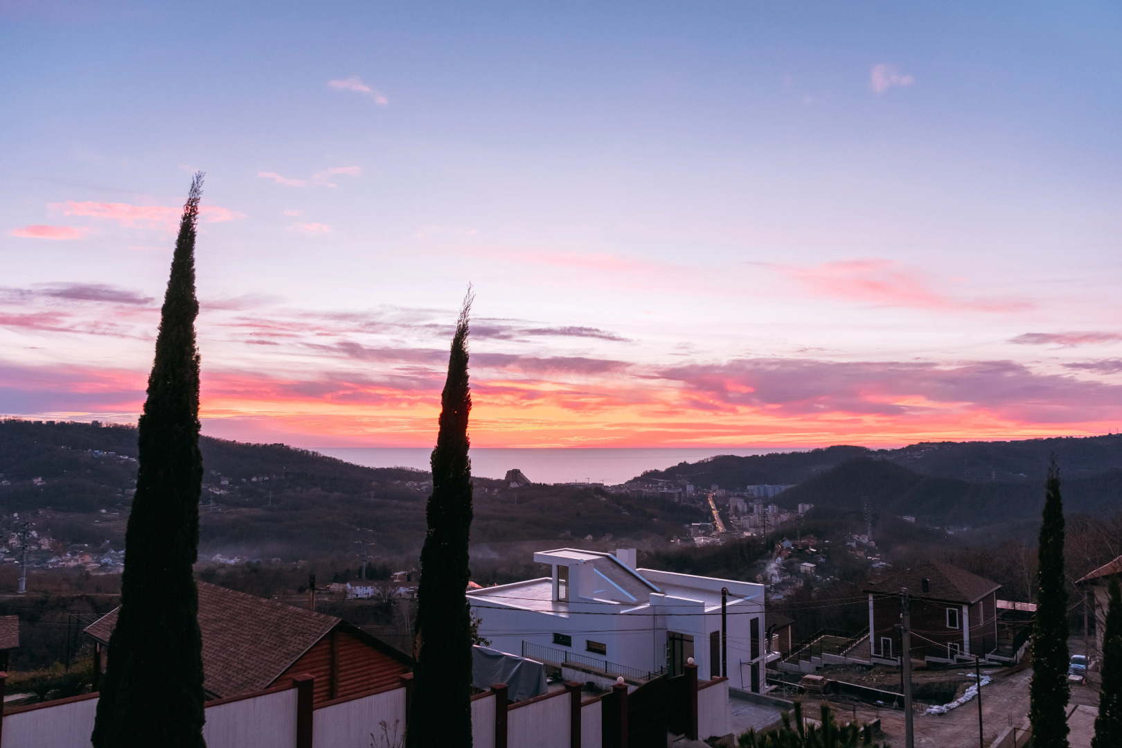 Гостевой Дом с Кипарисами в горах с видом на море