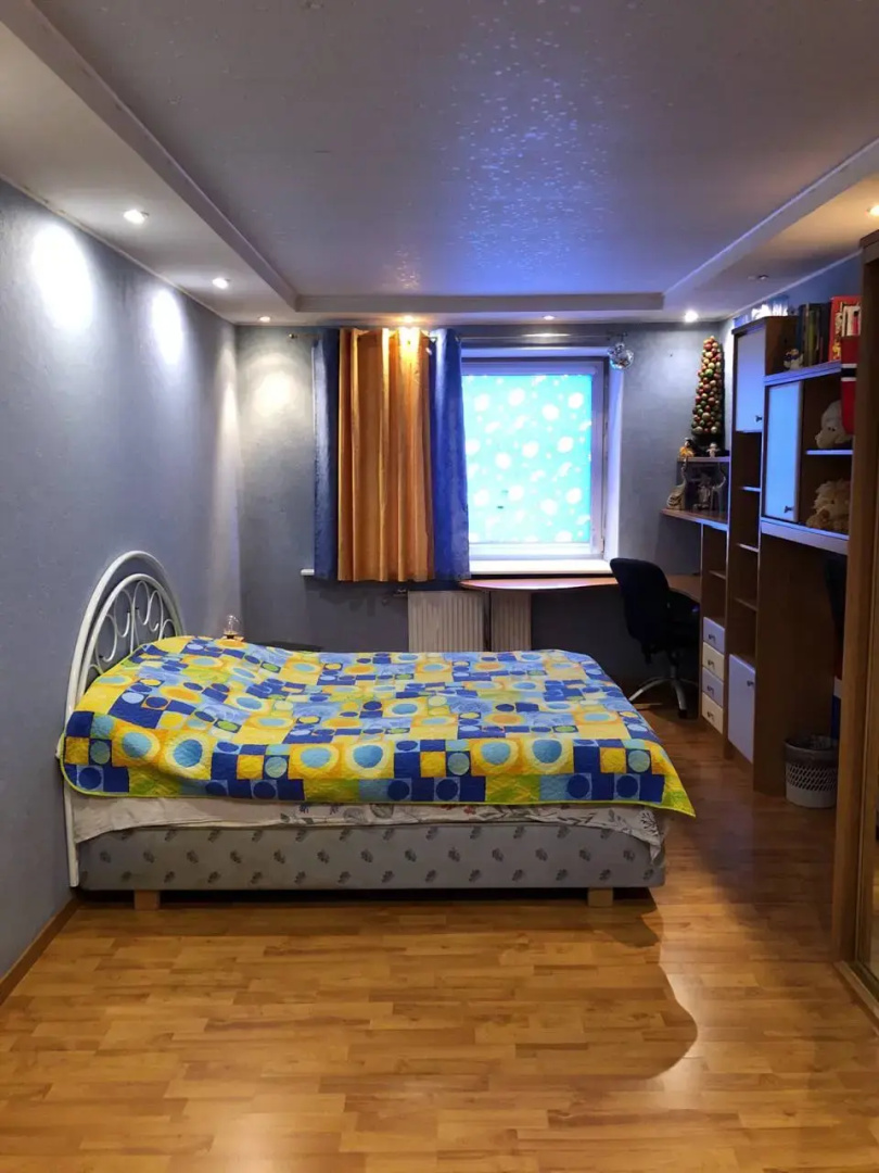 Апартаменты Spacious central 3-room apartment