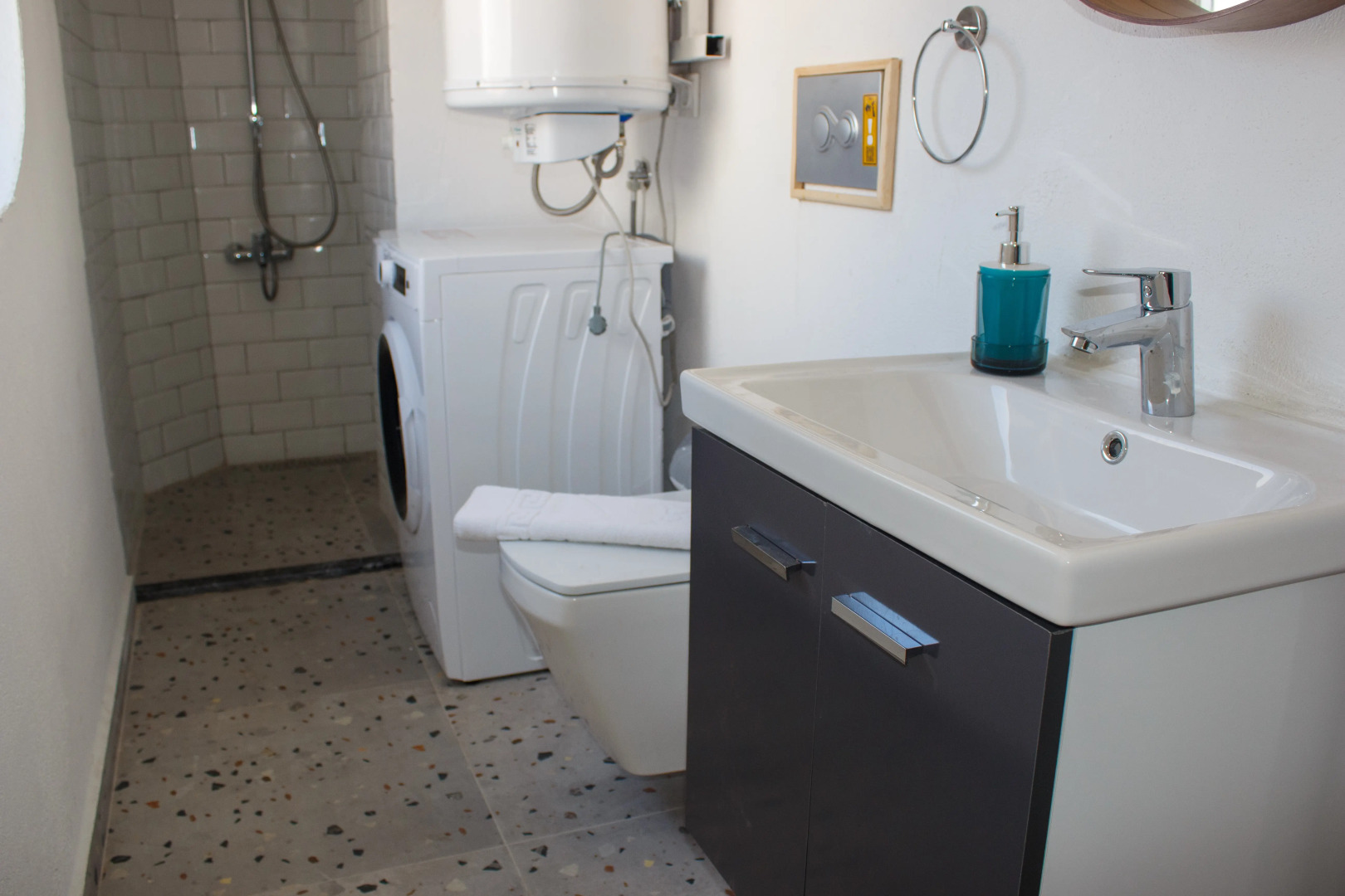 Отель Aloha Suites