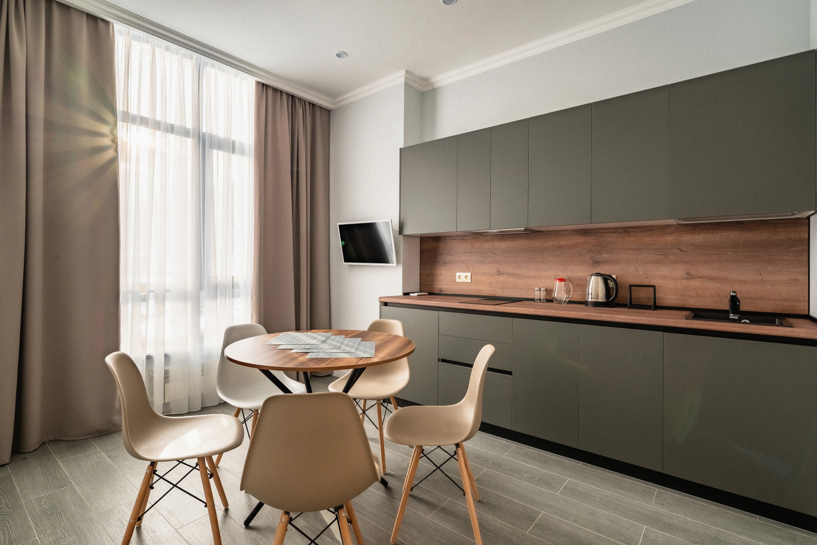 Отель «LaMont»