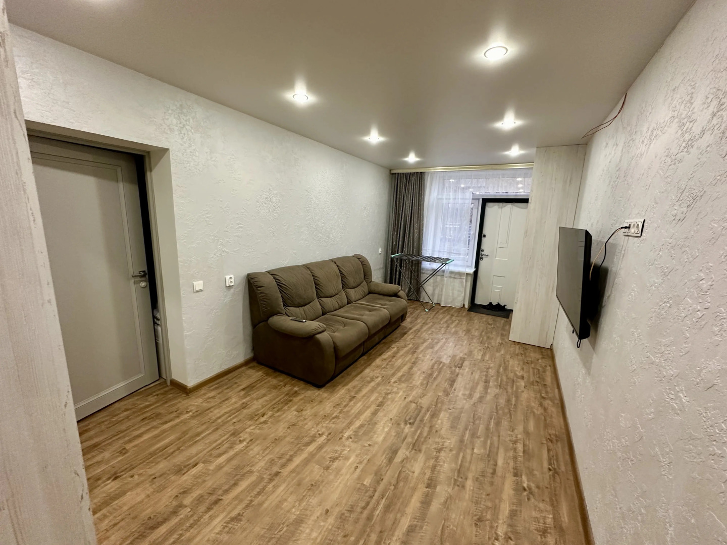 Апартаменты Двухкомнатные На Первом Этаже С Отдельным Входом Ужурская День & Ночь 9