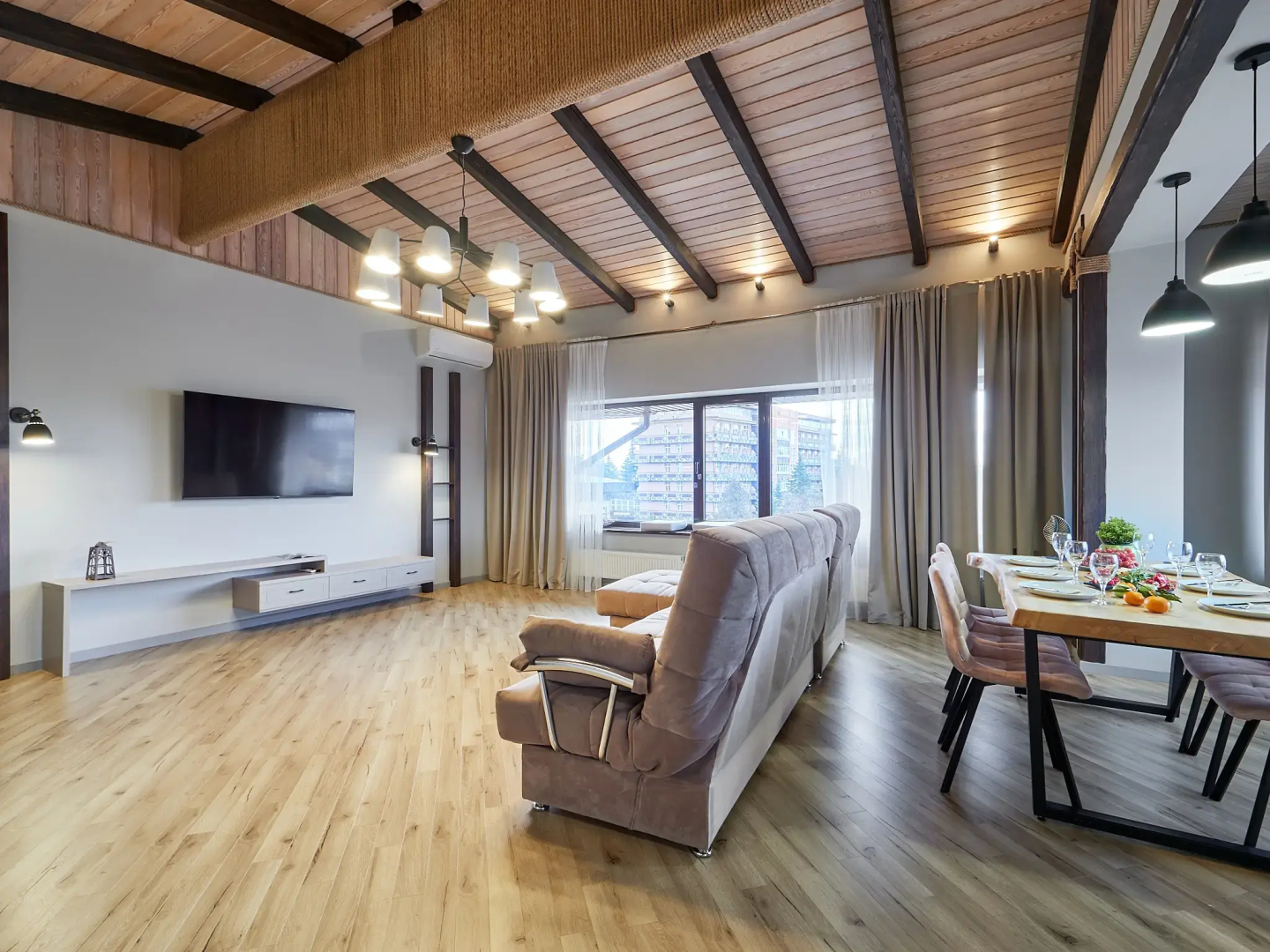 Апартаменты Миндаль Ирины Савельевой В центре у Каскадной лестницы и входа в Национальный парк