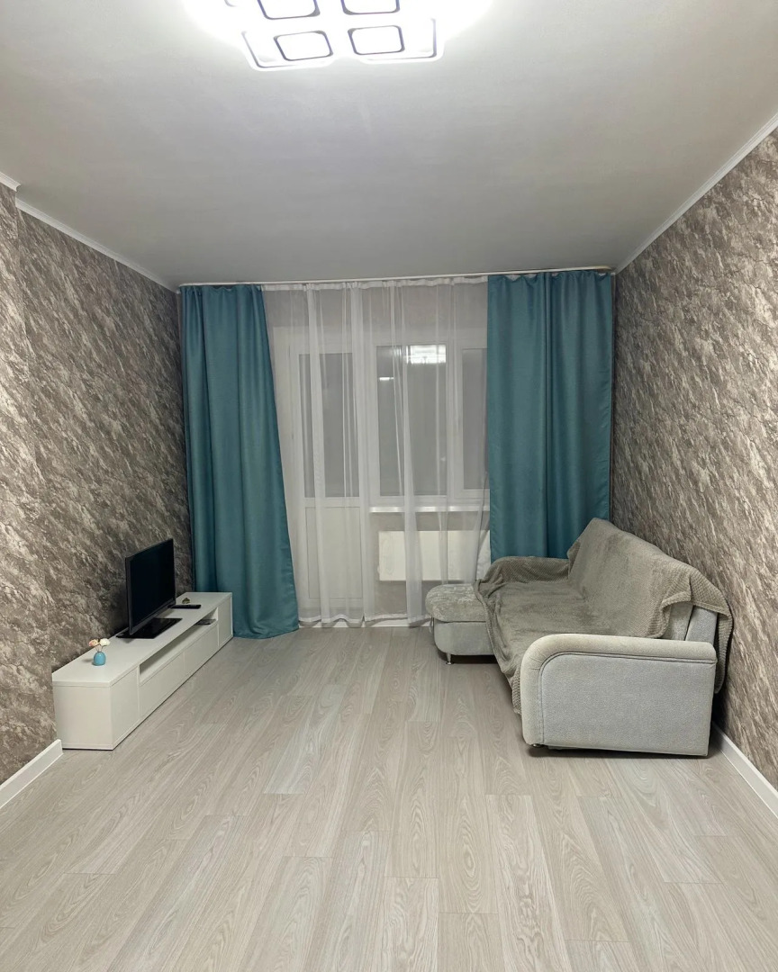 Апартаменты Уютные 2х комнатные недалеко от центра и метро