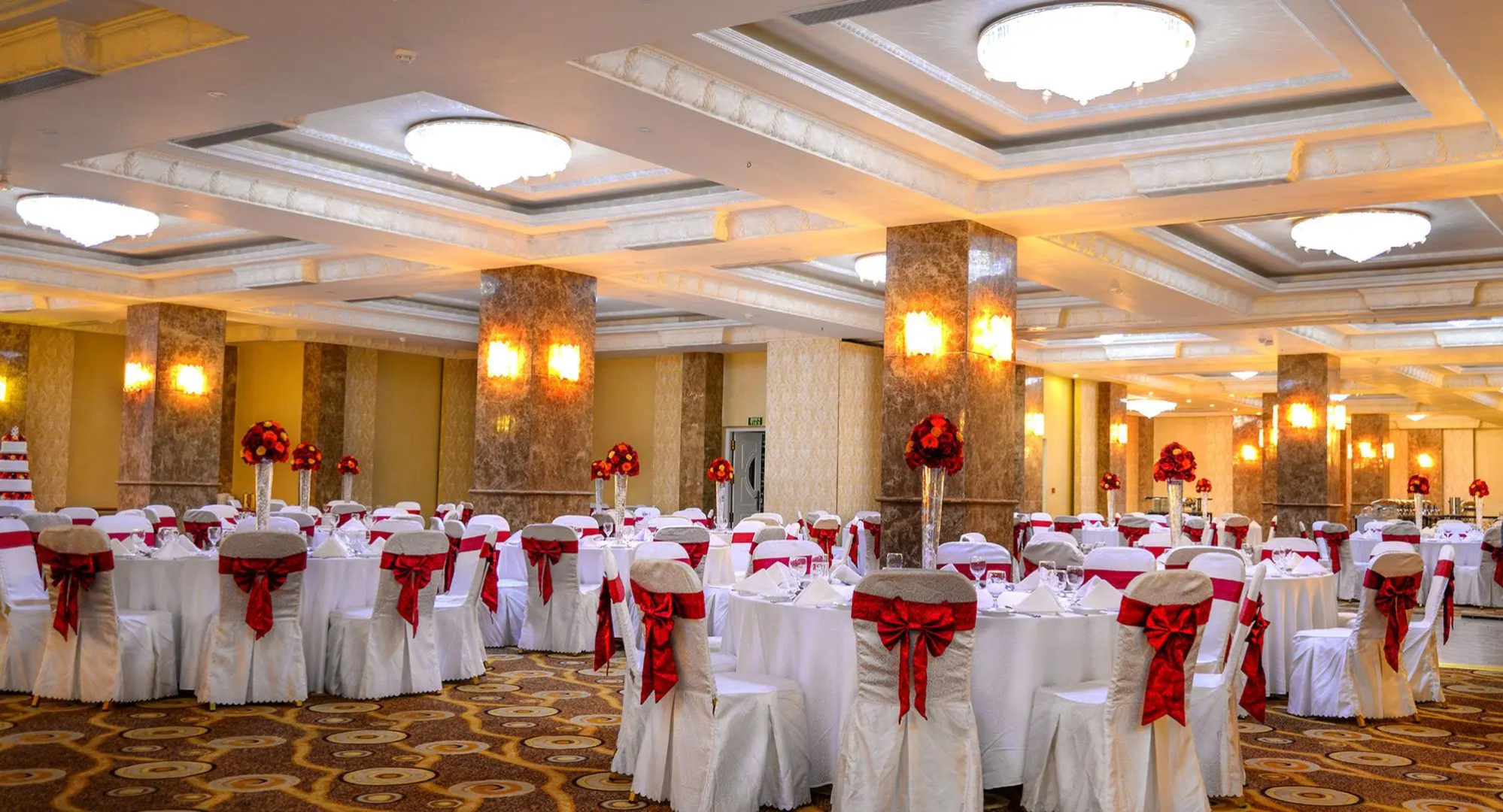 Отель The Grand Kandyan