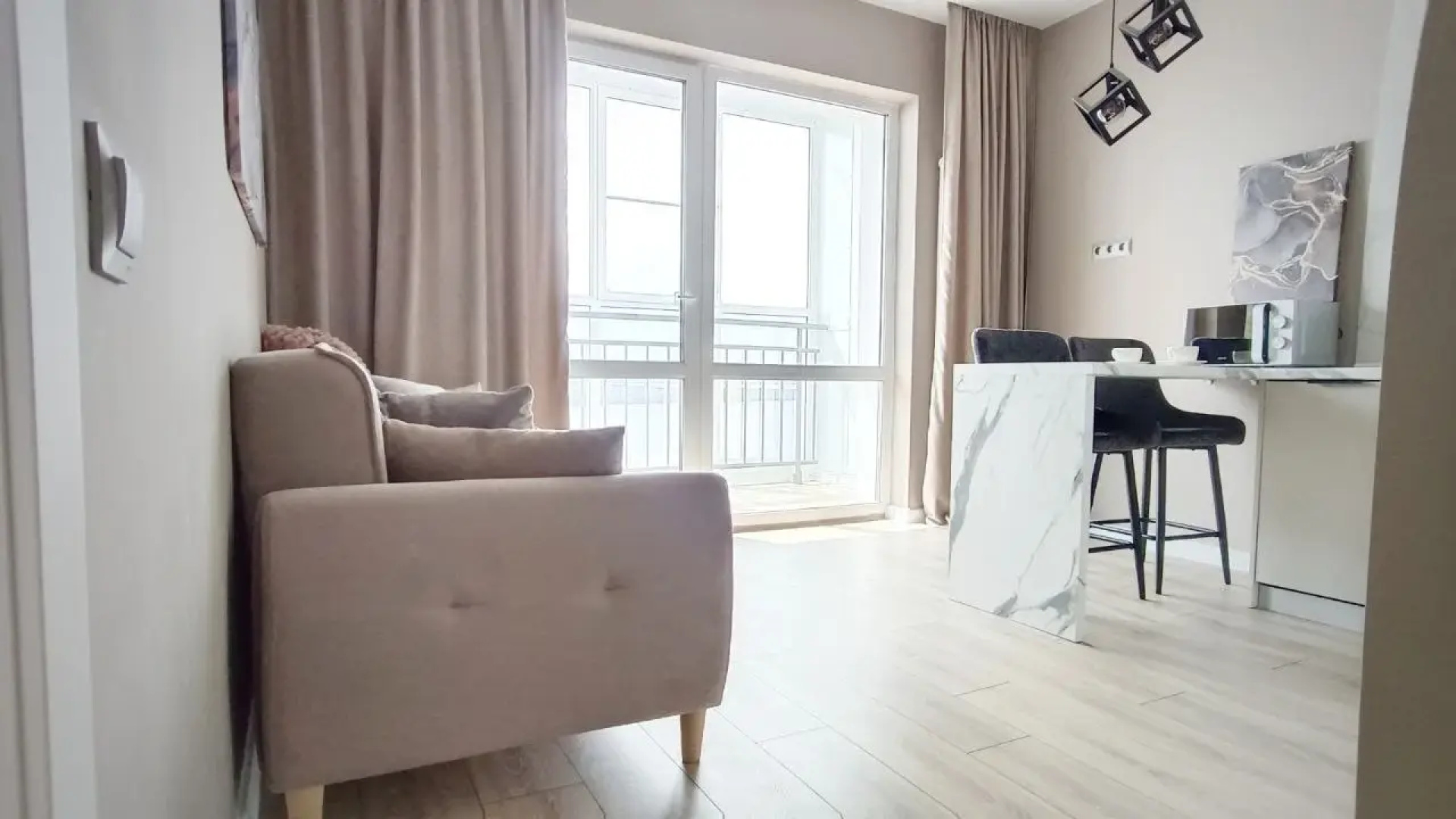 Квартира дизайнерская Renta27 в ЖК Riverdаy