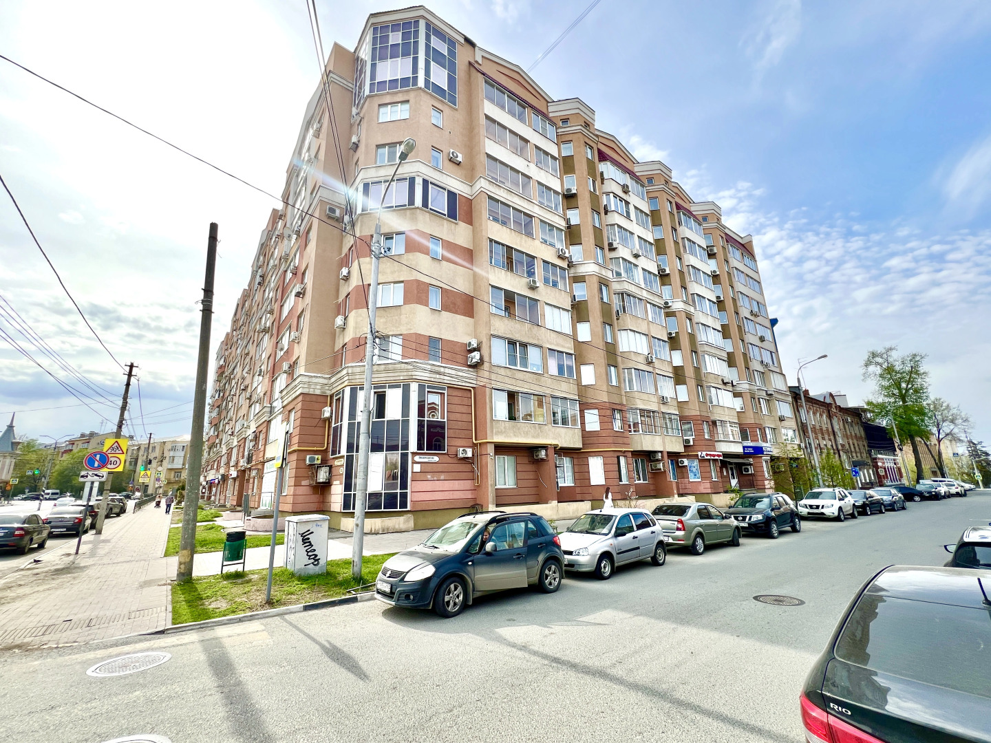 Уютные Апартаменты в Центре Города рядом с пл. Куйбышева (ул. Галактионовская 106А)