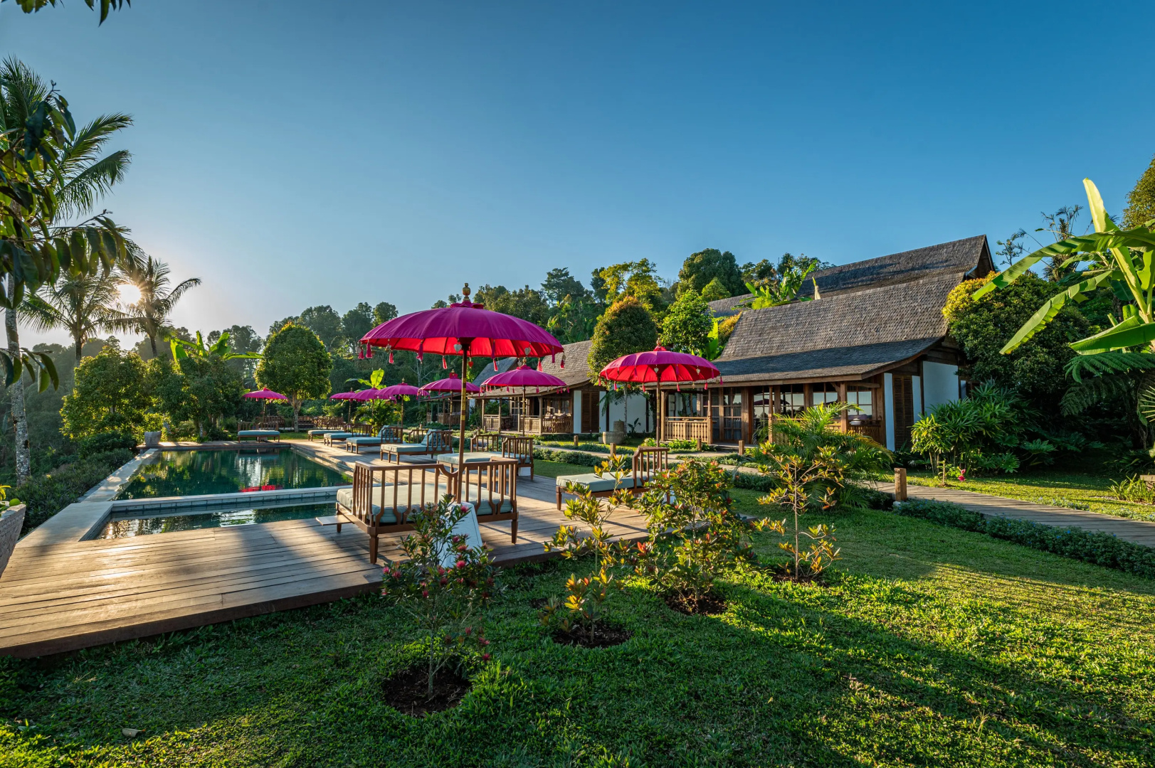 Курортный отель Resort Umah  Lusa