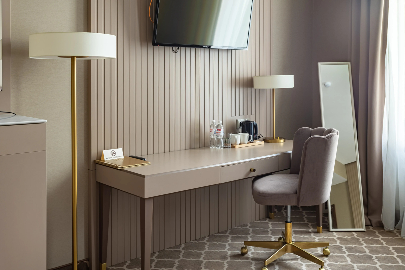 Отель Ирыстон