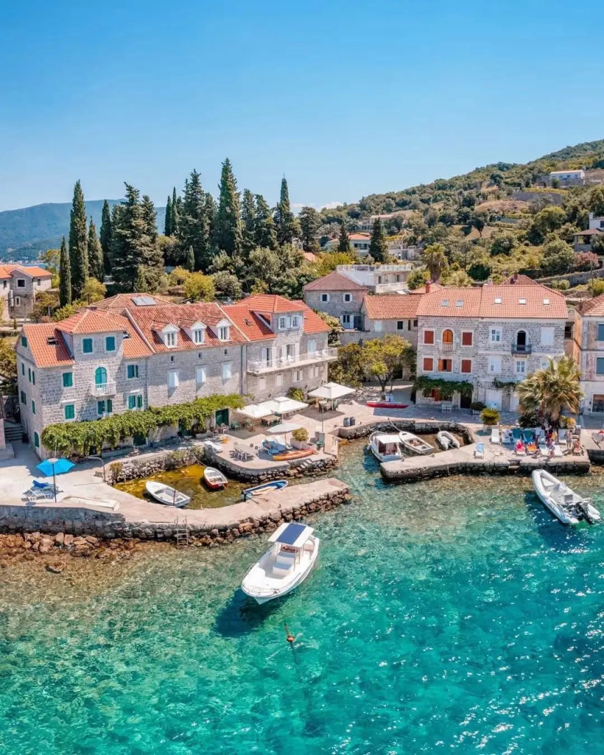Глэмпинг ROSE (Luštica Bay)