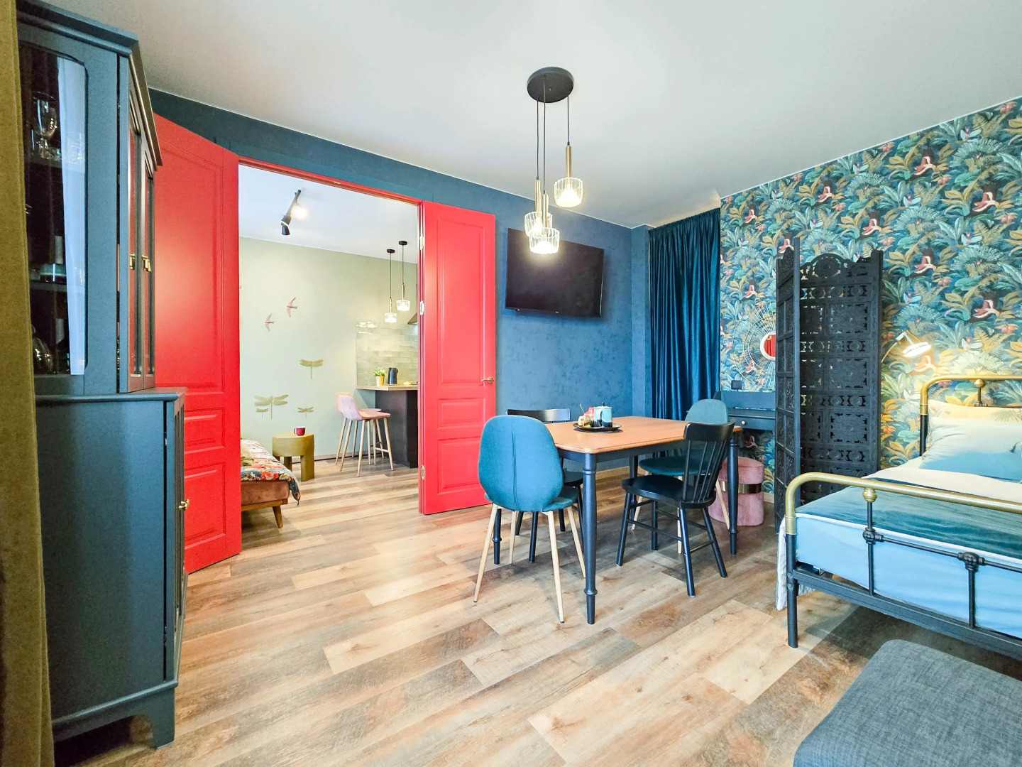 Апартаменты Райское место с панорамным видом, Сеть ЙоХоум