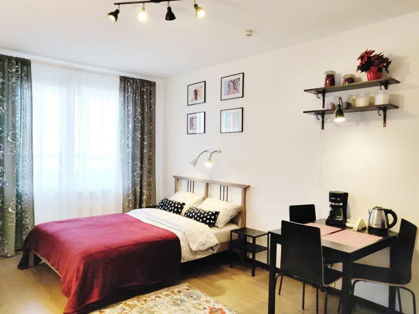 Студия Modern метро Ладожская