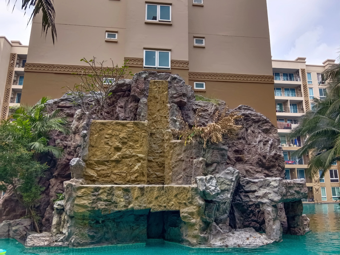 Апартаменты Atlantis Condo Resort Pattaya