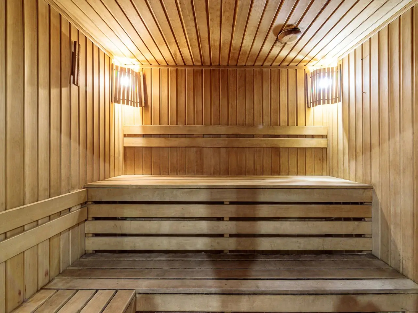 Частный Дом с бассейнами и залом Anstar House Kapustino