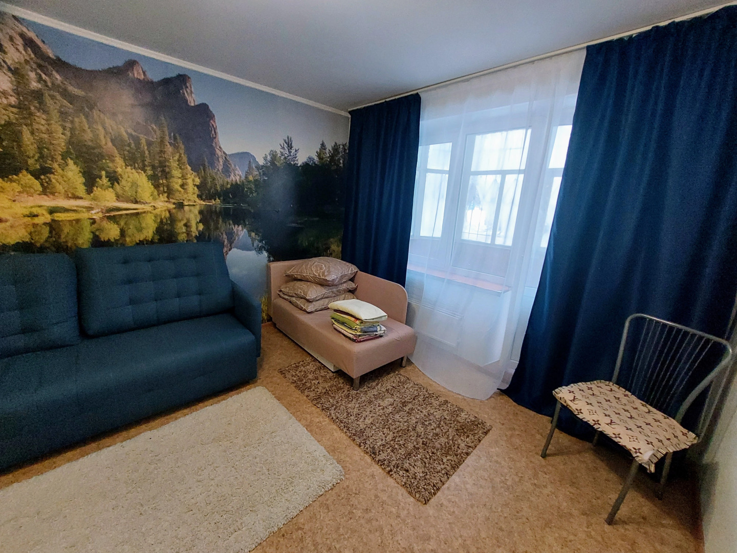 Апартаменты Студия с балконом у ТЦ Колумб