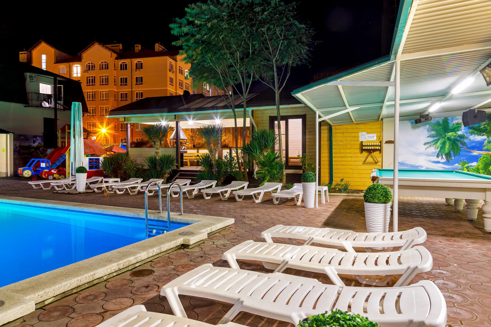 Отель Атлас