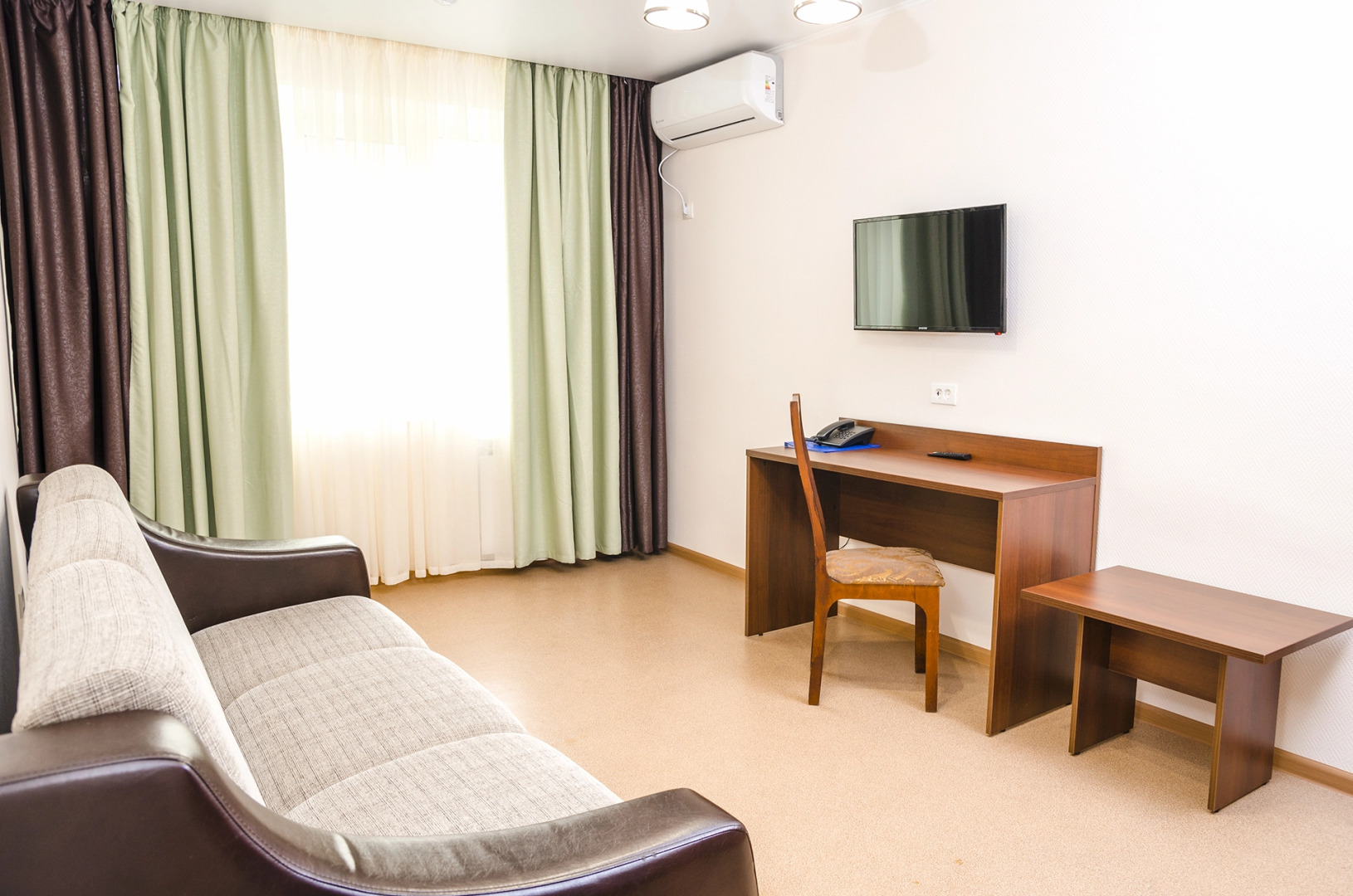 Отель Планета