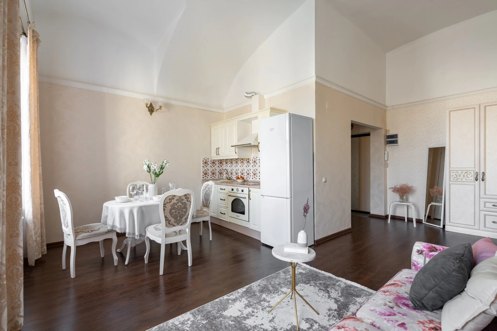 Апартаменты LetYourFlat "Romantic" 1 спальня