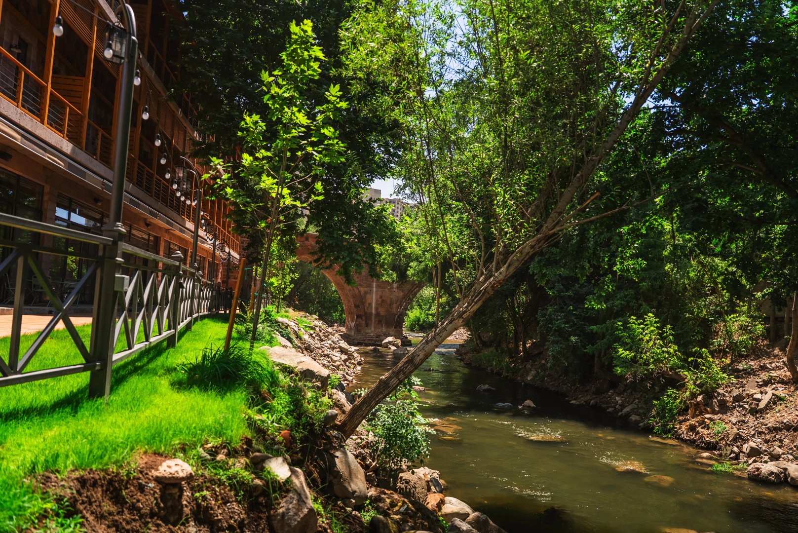 Отель Red Bridge Yerevan