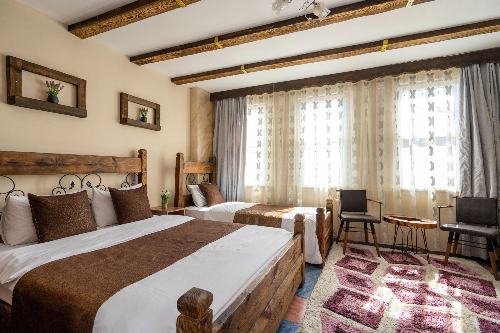 Pi Home & Apartments