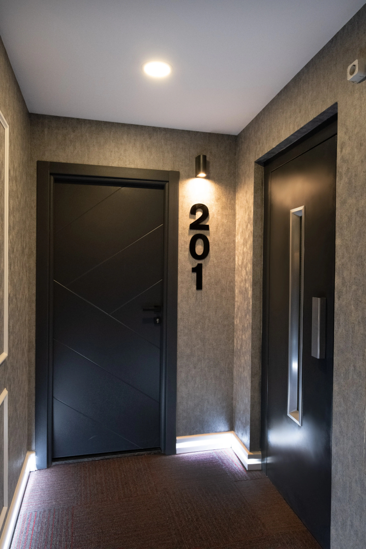 Отель The Queen Hotel