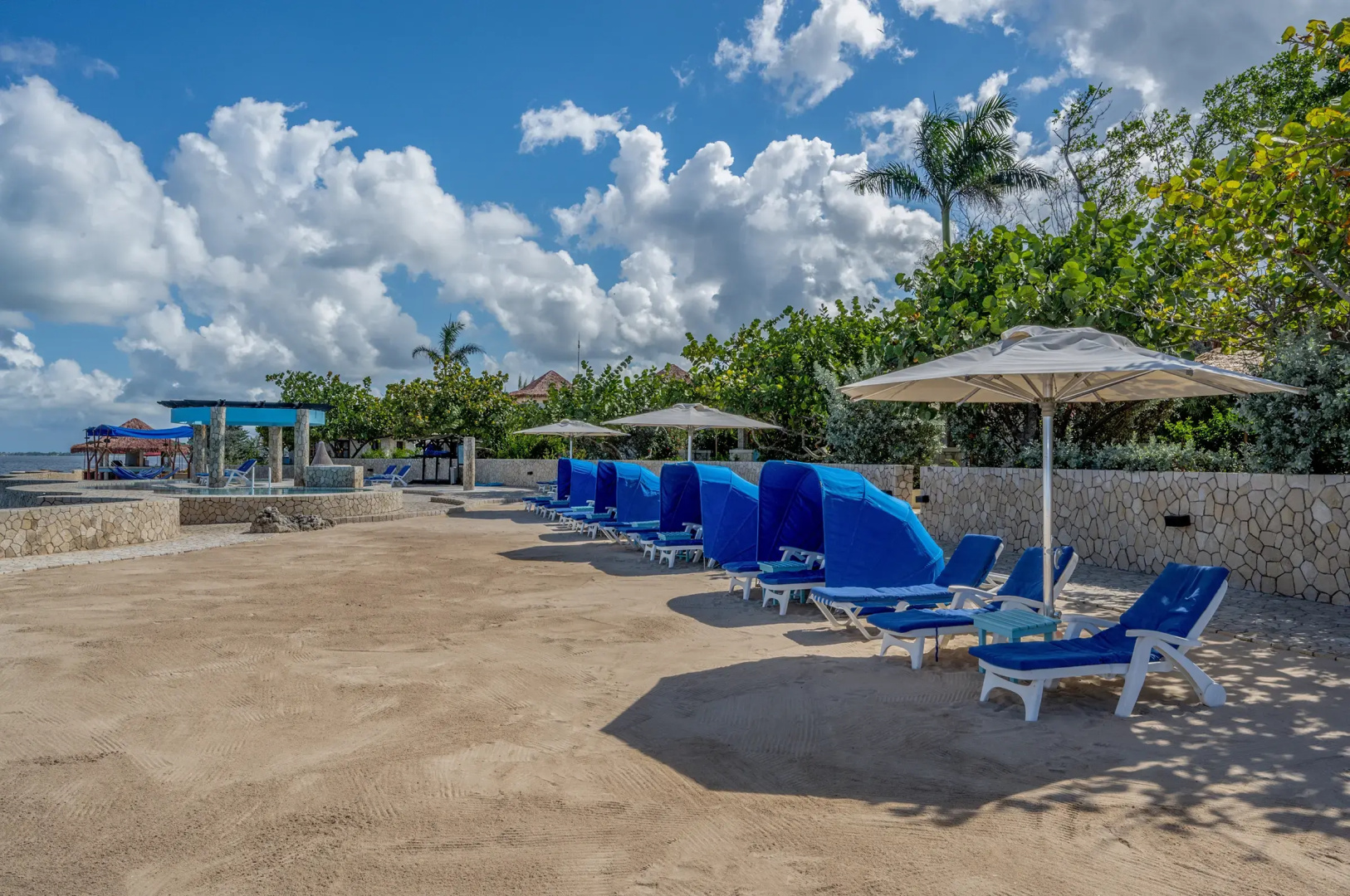 Ocean Cliff Hotel
