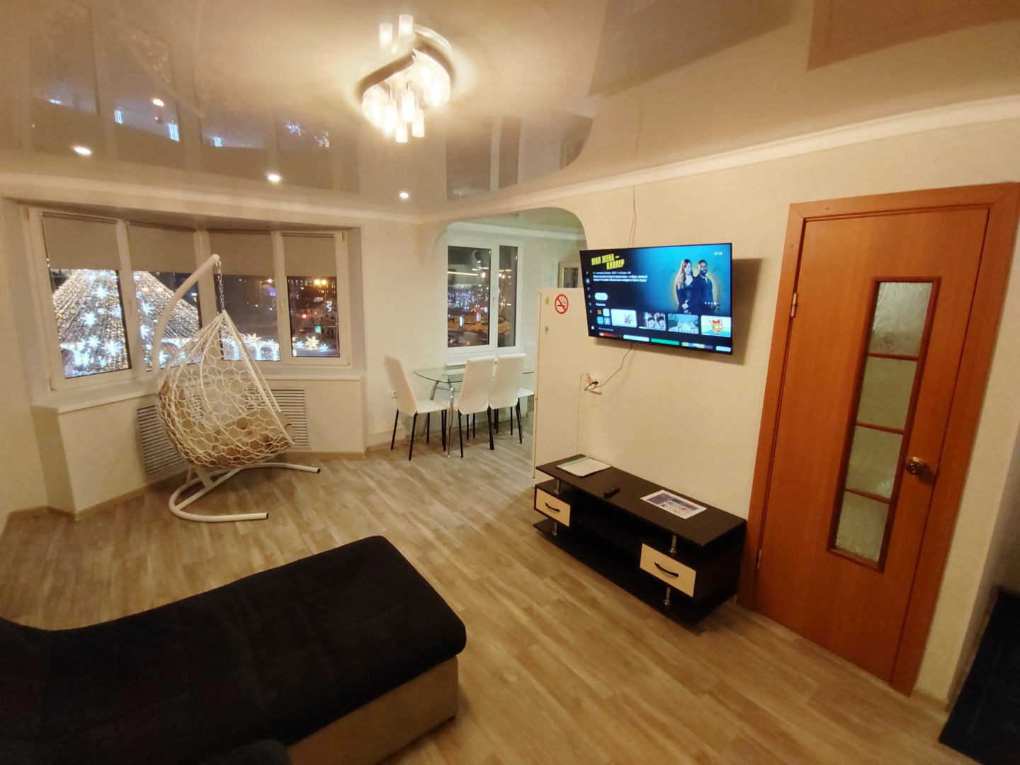 Квартира с Видом на Площадь Пять Углов