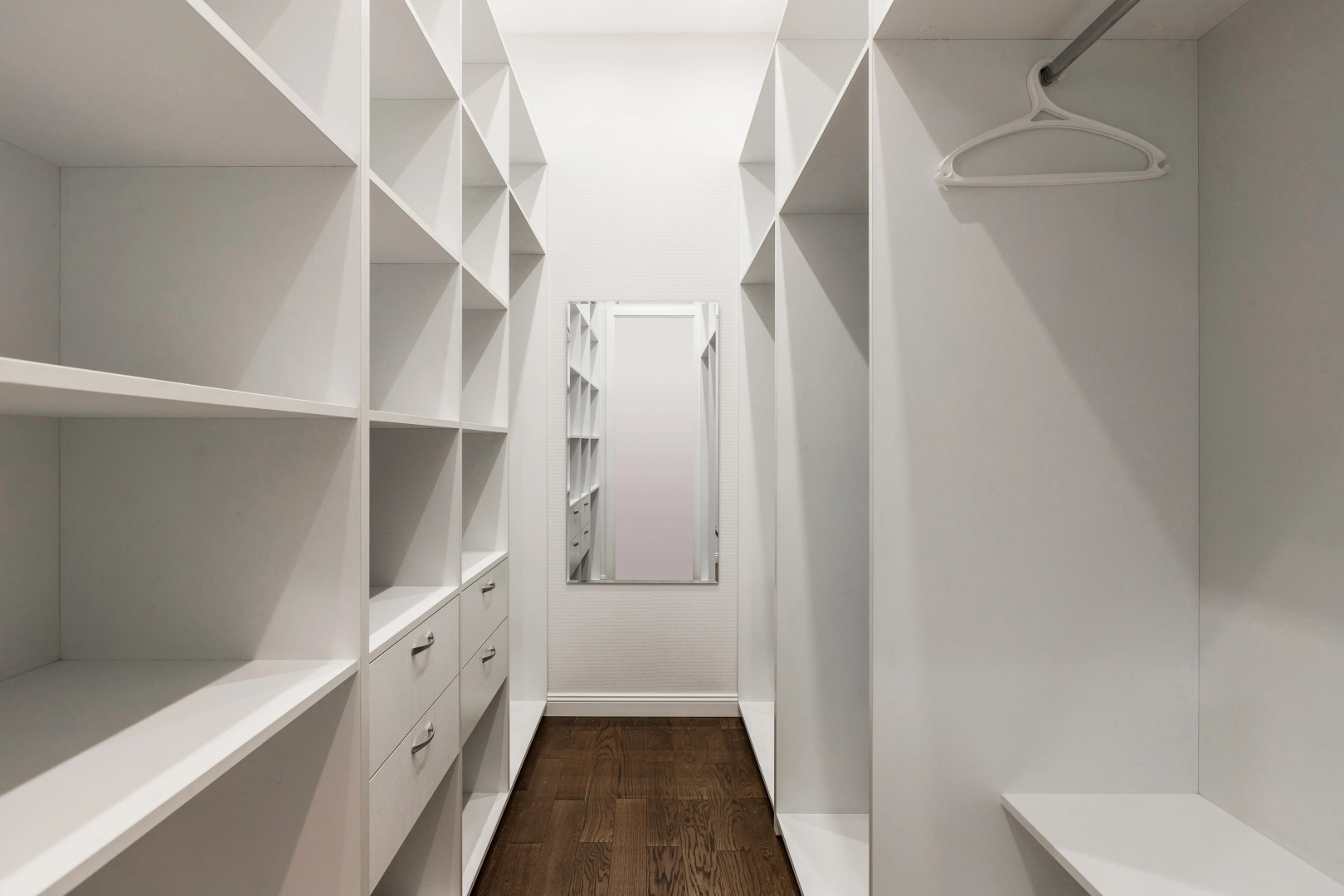 Апартаменты 4-комнатные HomeApart К.Маркса, 30