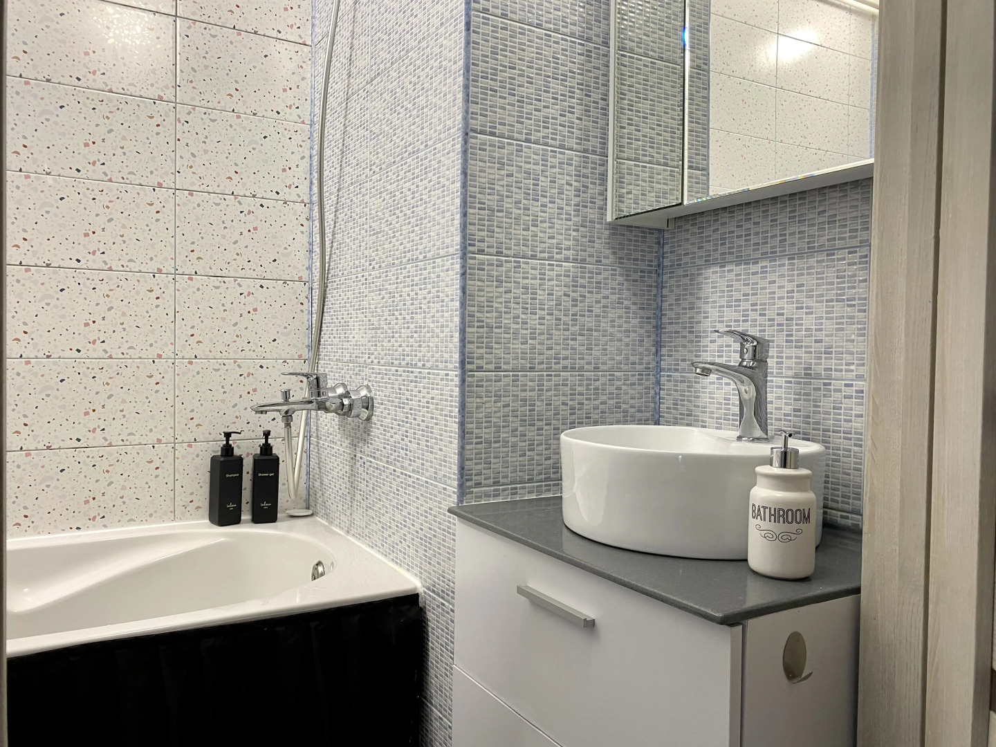 Квартира Mузыка кpыш, тихая и уютная