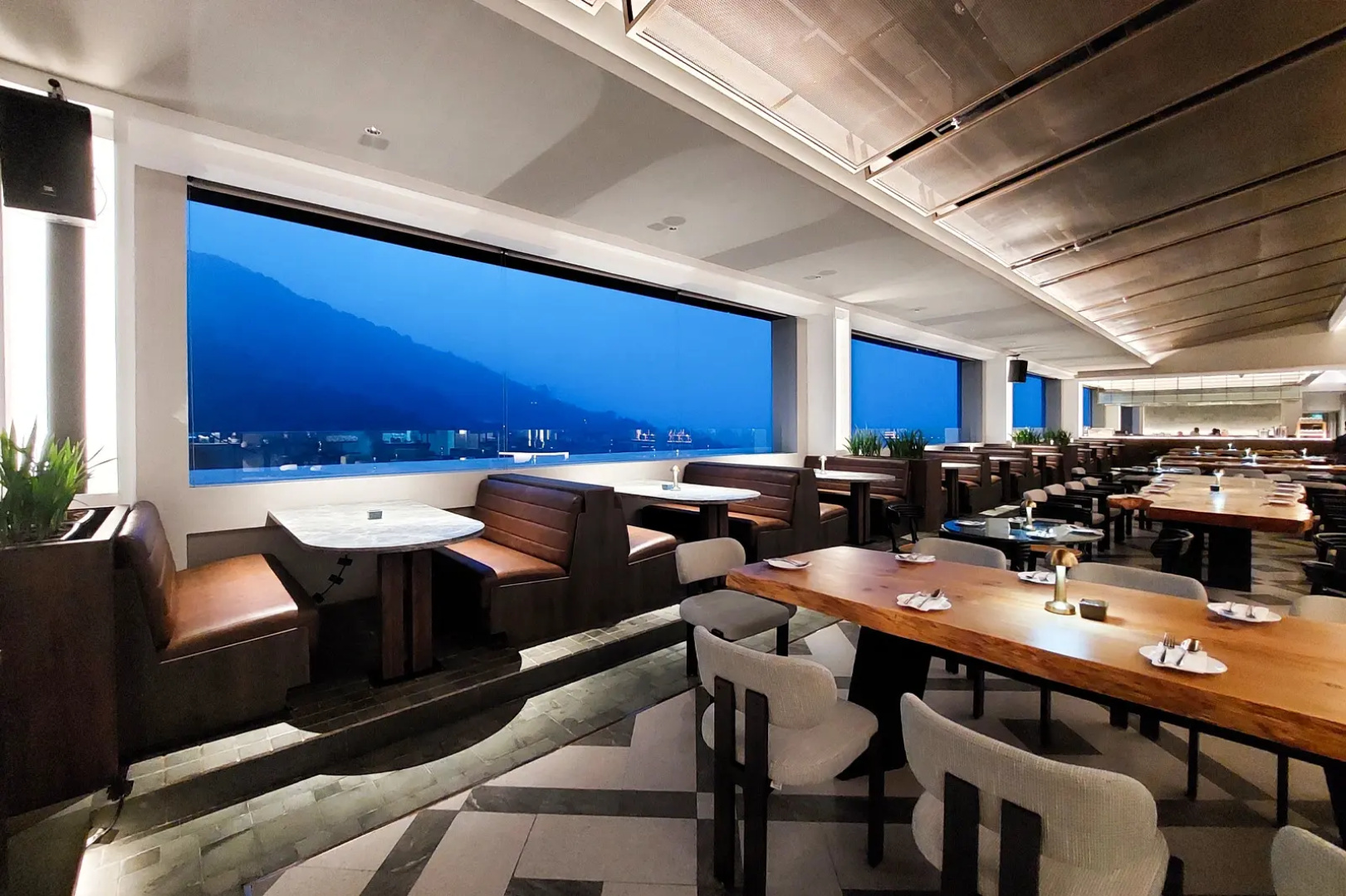 Отель Grand Aston Puncak Hotel & Resort