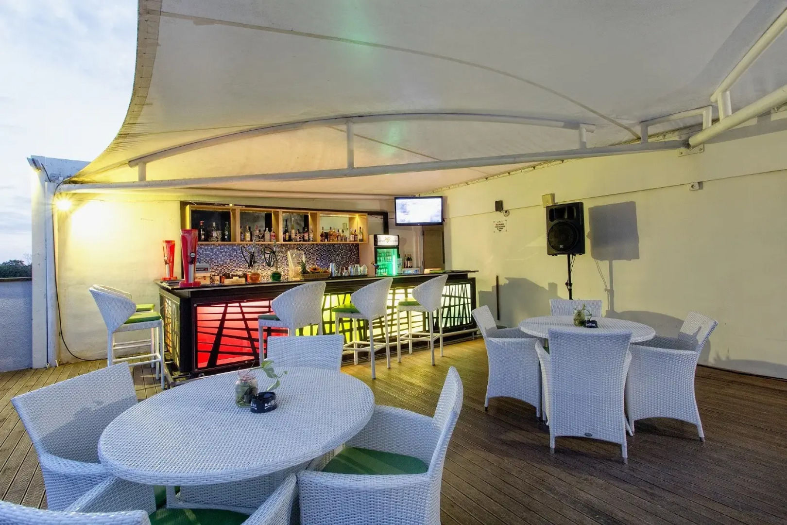 Отель MaxOneHotels Bukit Jimbaran