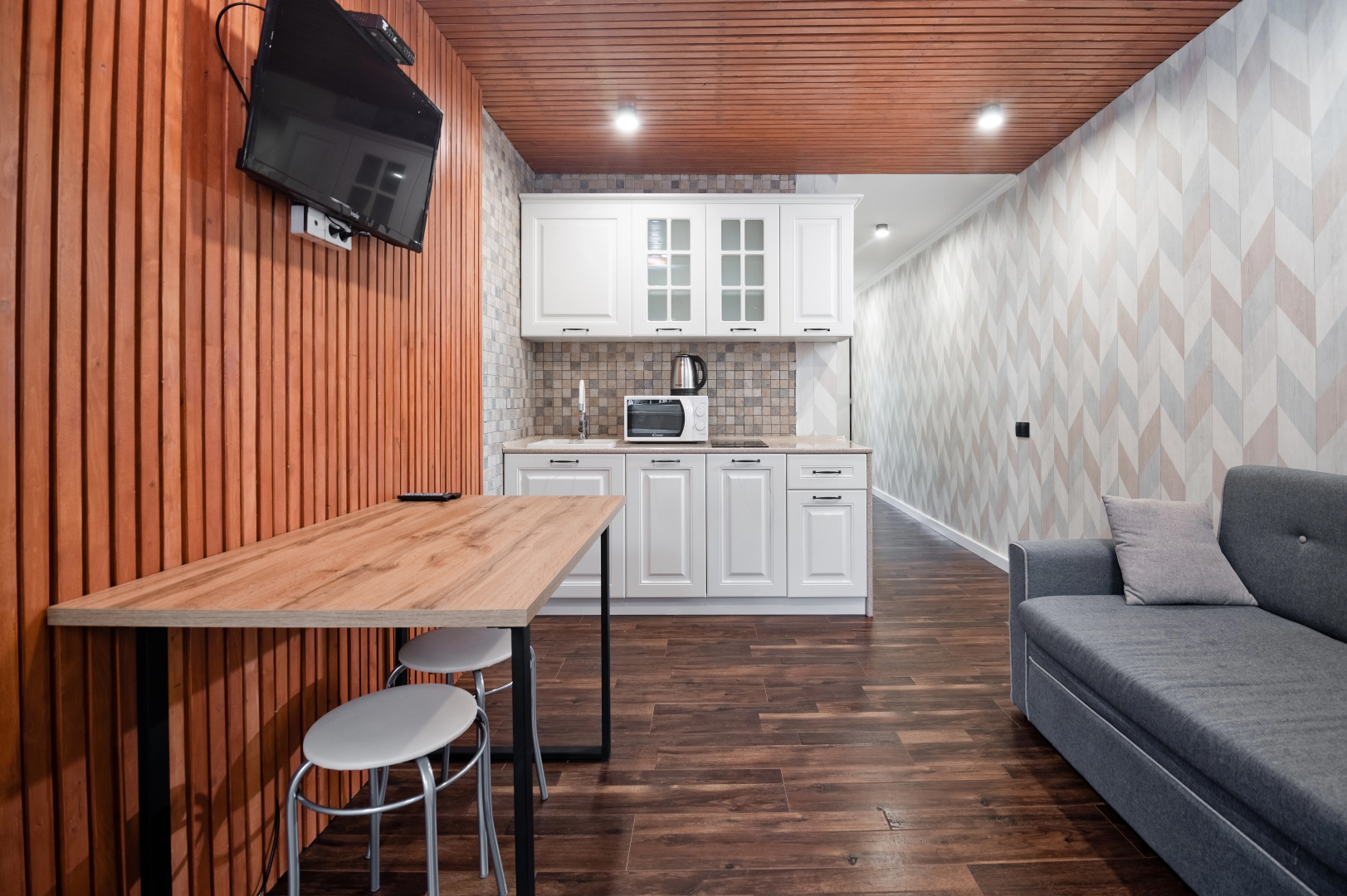 Отель Манжари