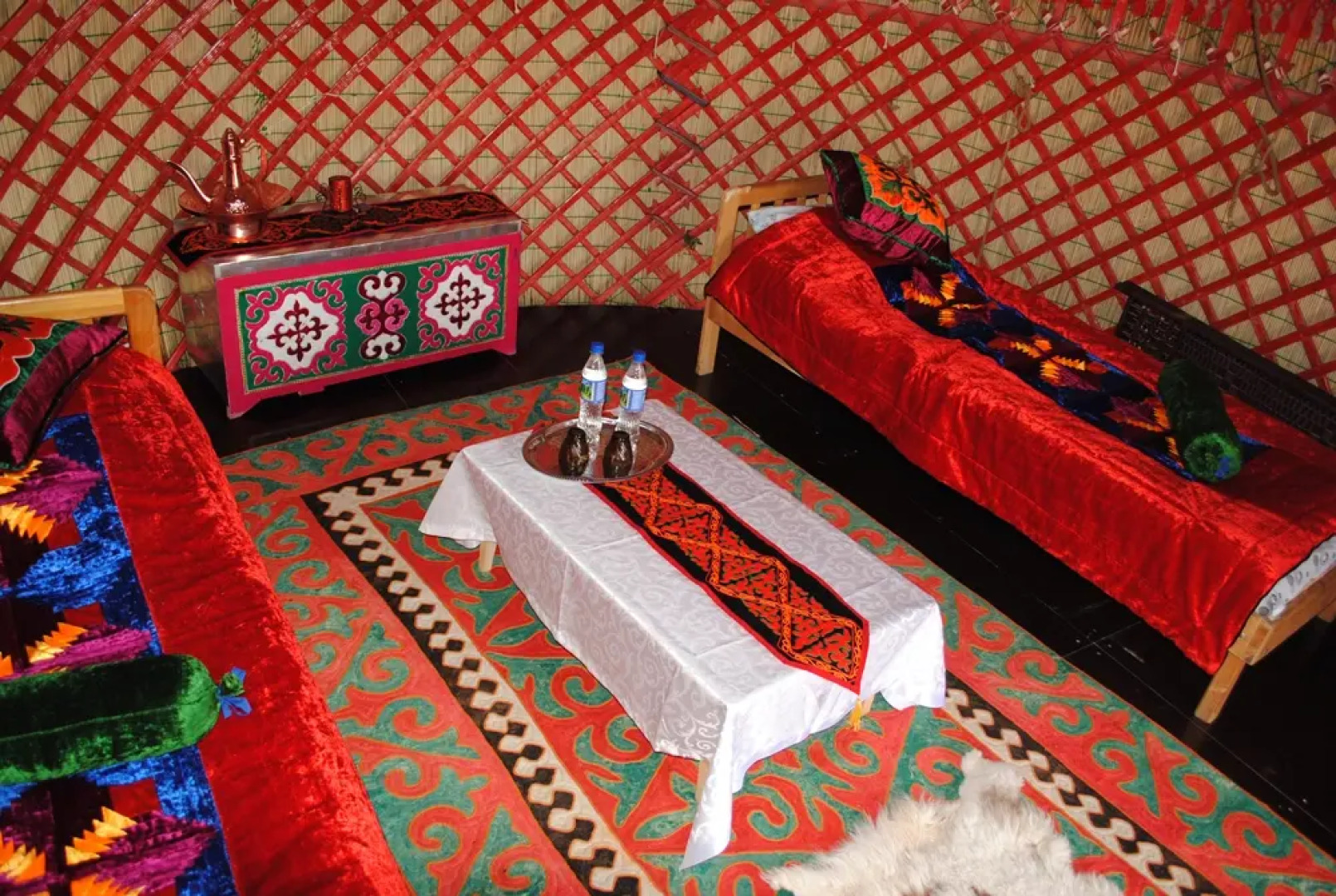 Глэмпинг “AK-SAI TRAVEL” yurt camp at Son Kul lake