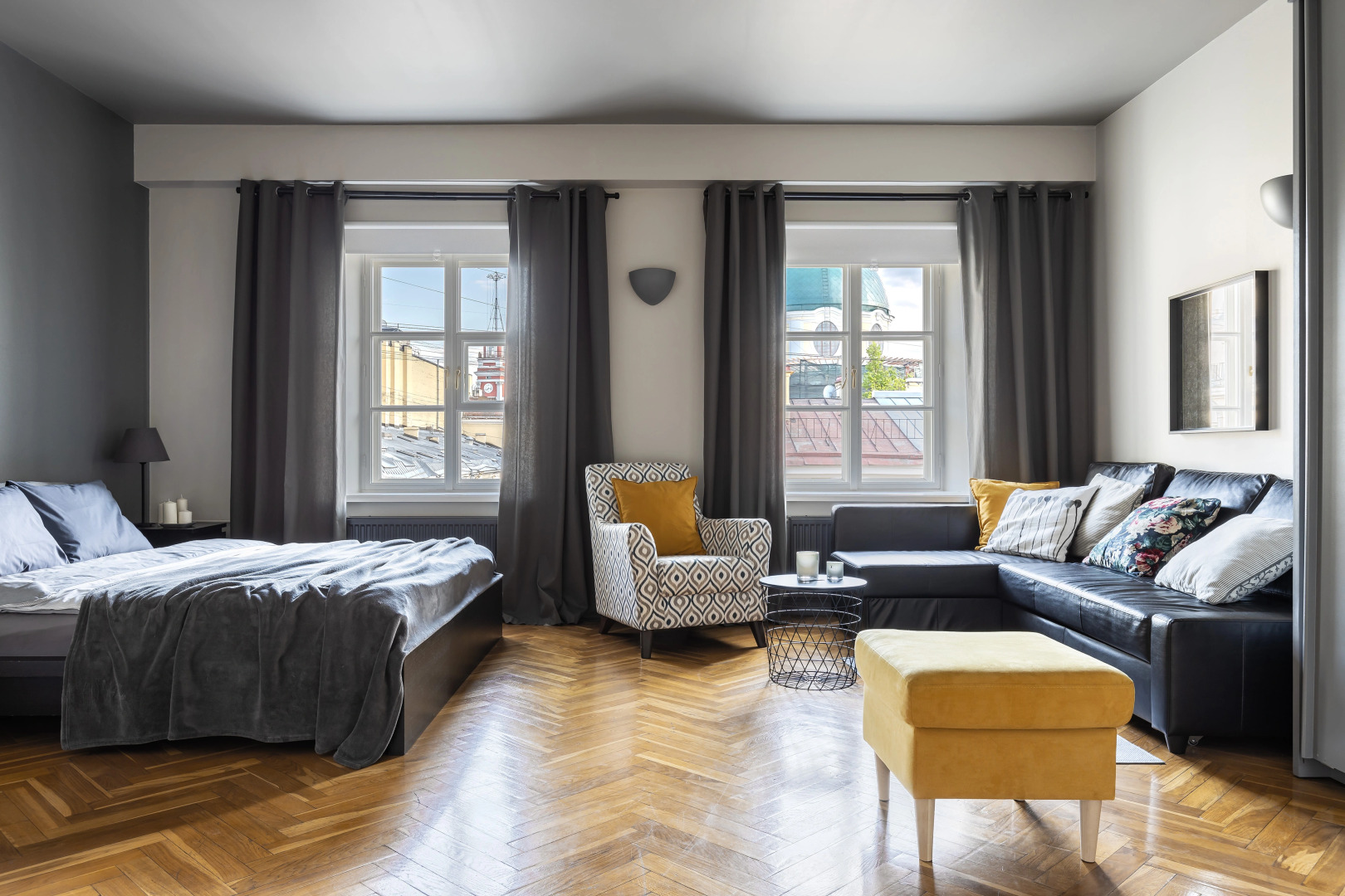 Апартаменты Двухуровневые Little Italy 140 кв.м с видом на собор