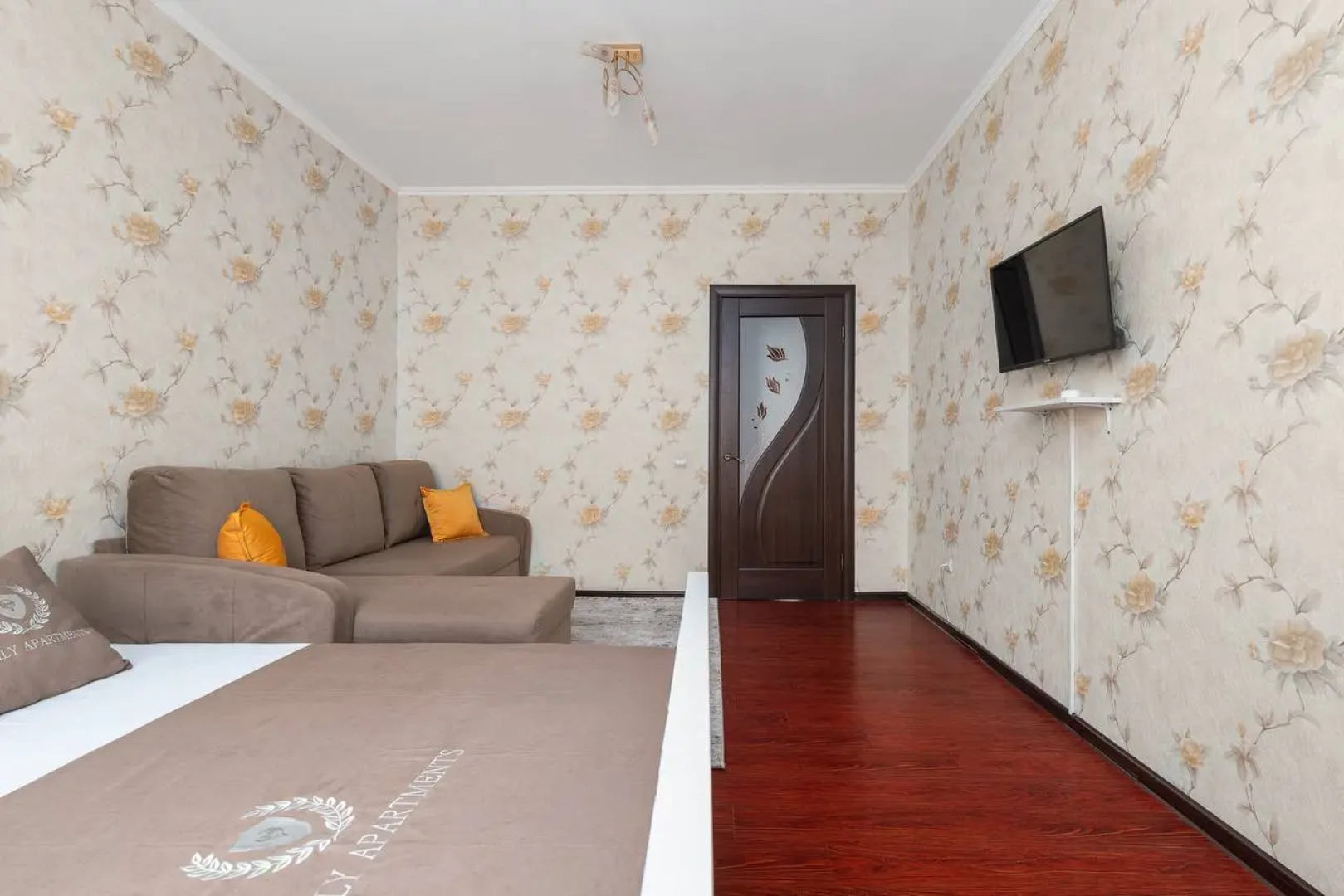 Апартаменты на 8 этаже на Восточно Кругликовской