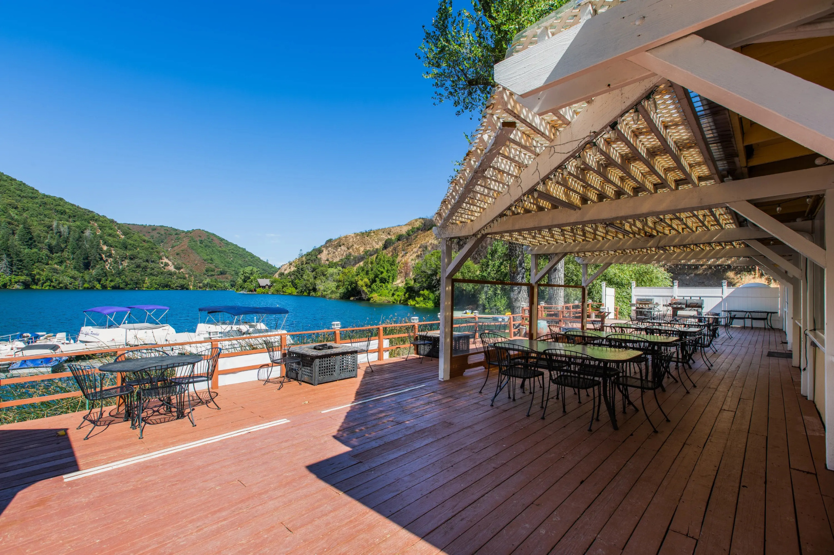 Отель The Lodge at Blue Lakes
