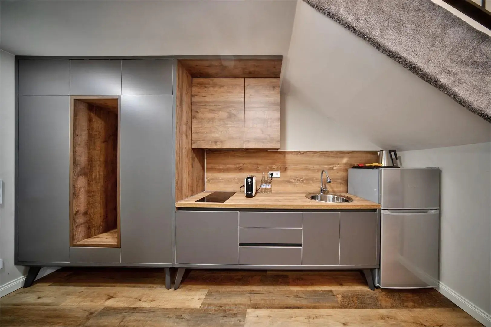 Хатти Апарт