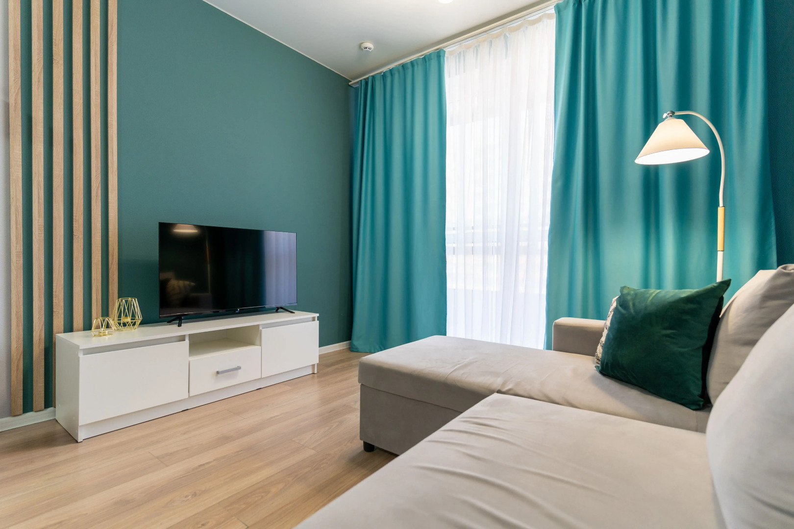 Апартаменты евротрёхкомнатные на Полимерном 13