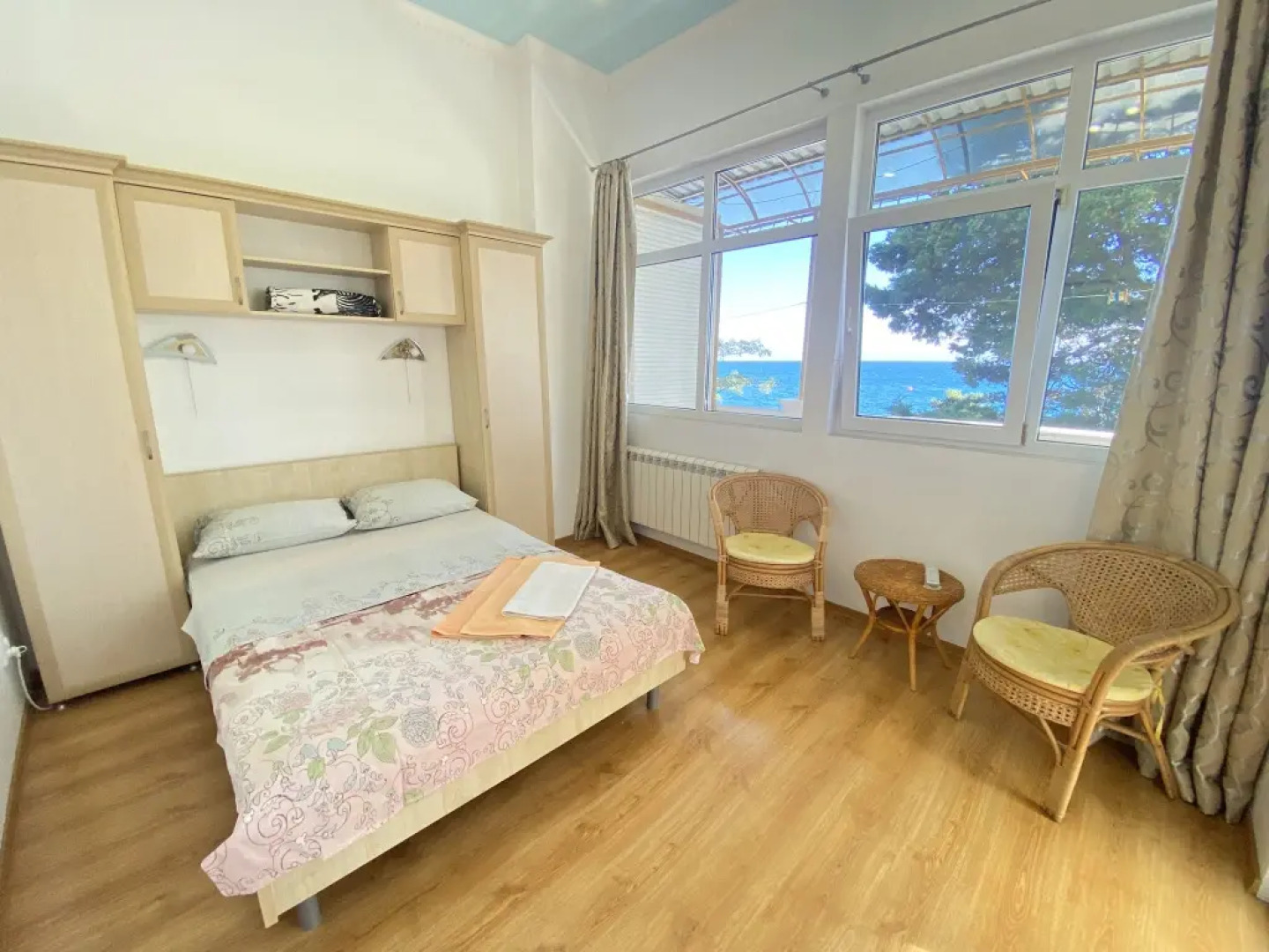 Квартира престиж с 2 спальнями, видом на море и балконом 2/7