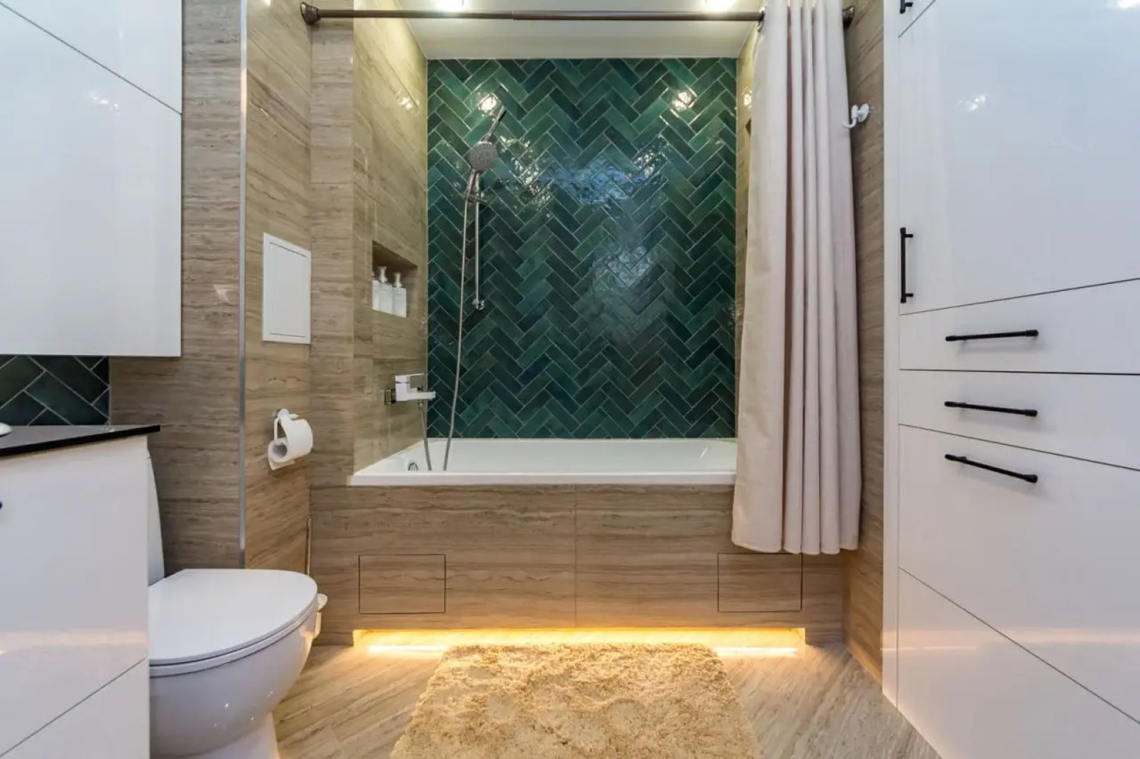 Апартаменты Emerald on Leonova