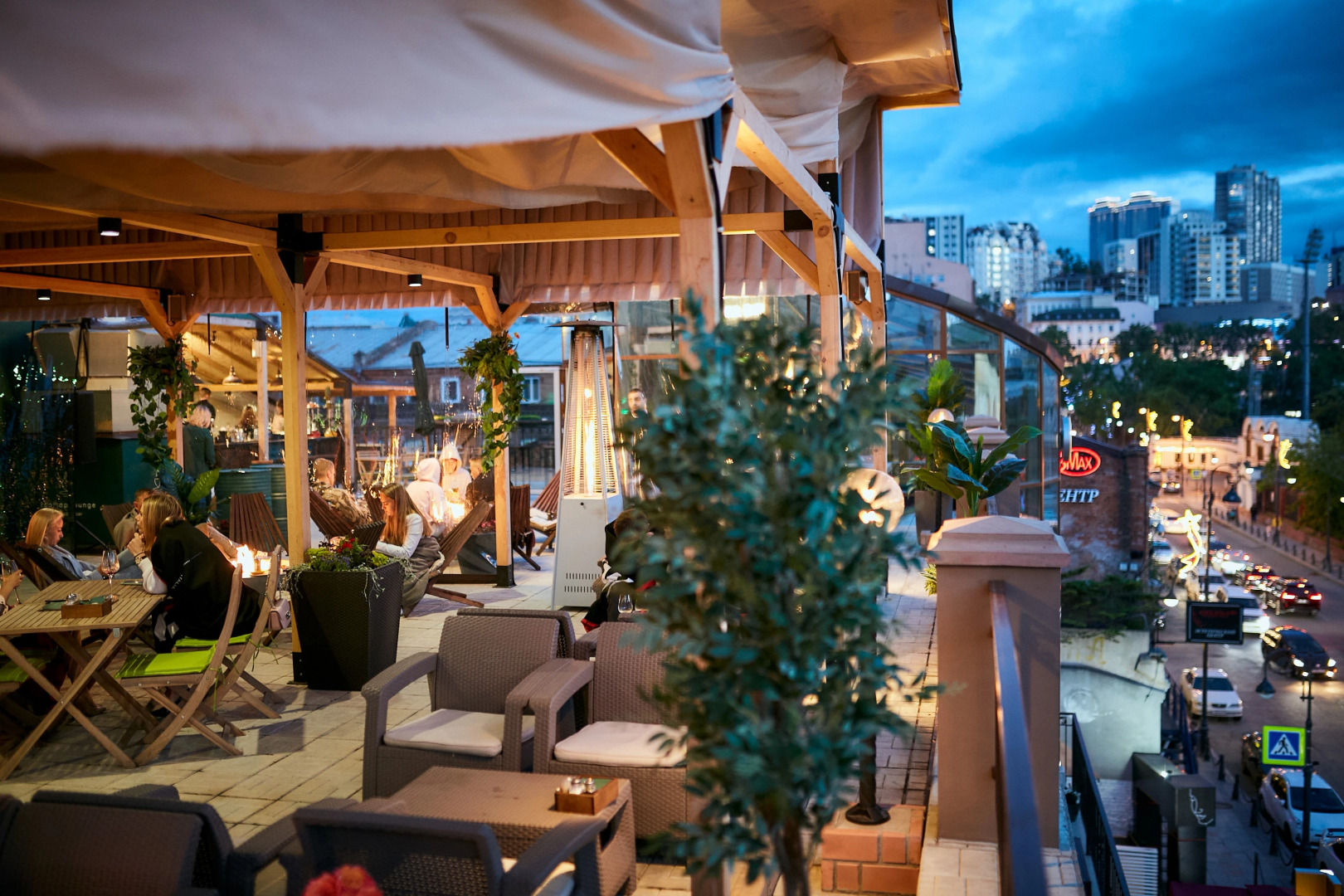 Отель V Hotel&Rooftop Lounge