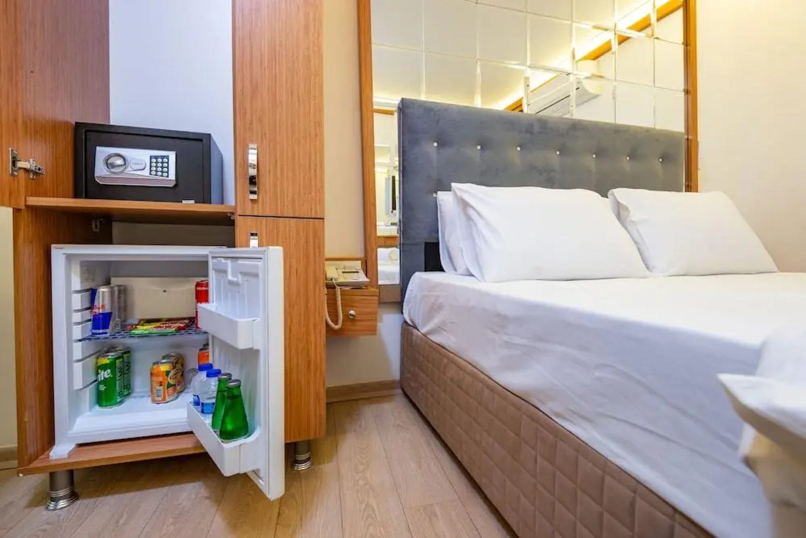 Seven Rooms Oldcity Hotel