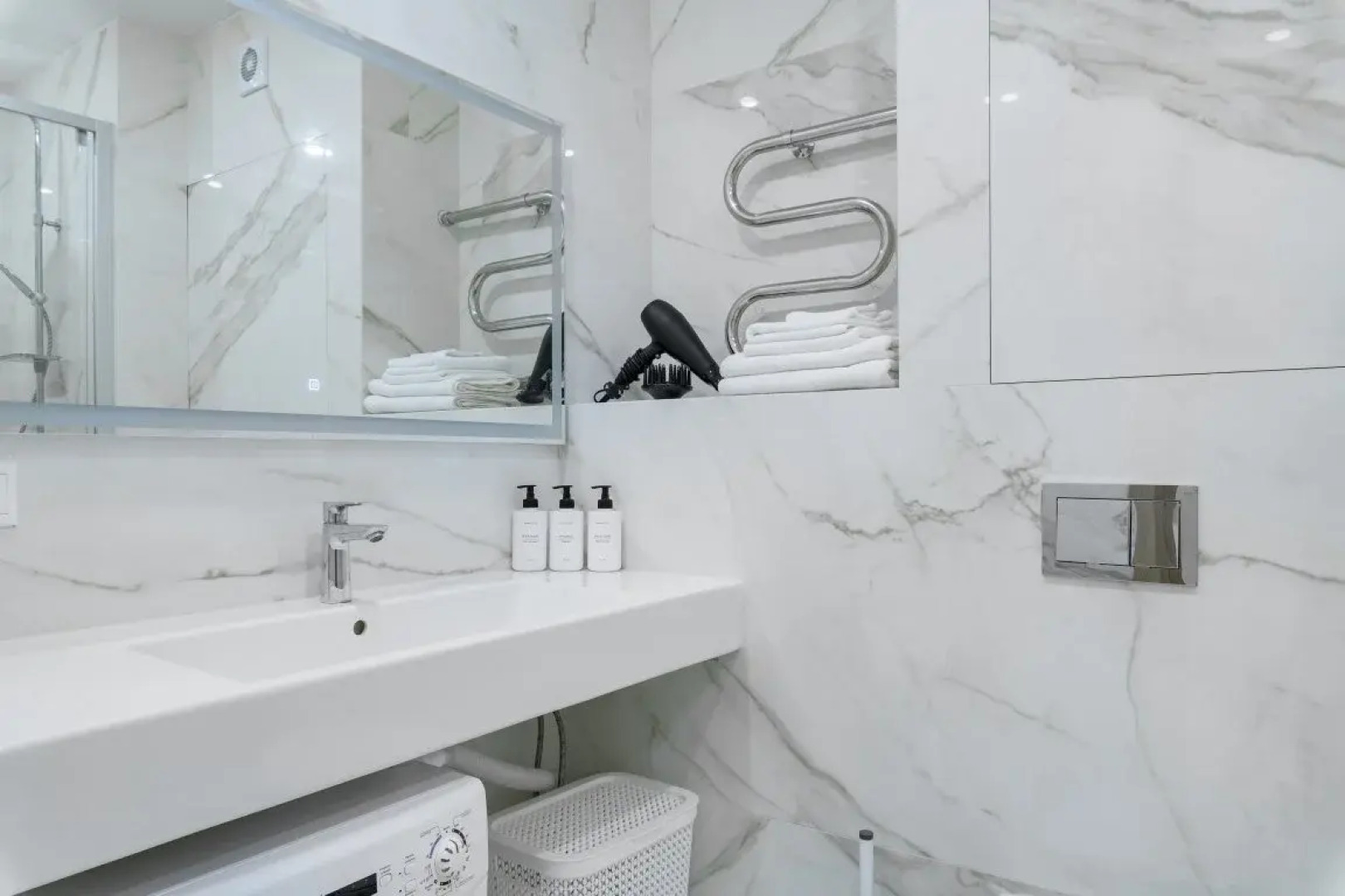 Апартаменты NicePlaceSPb на Большеохтинском 15к2