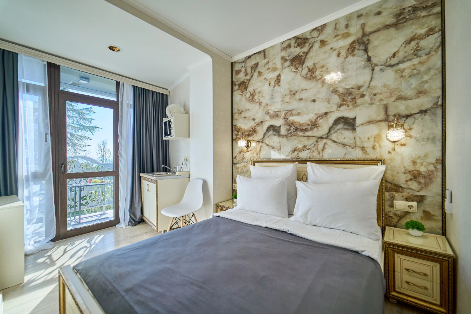 Отель Амбассадор