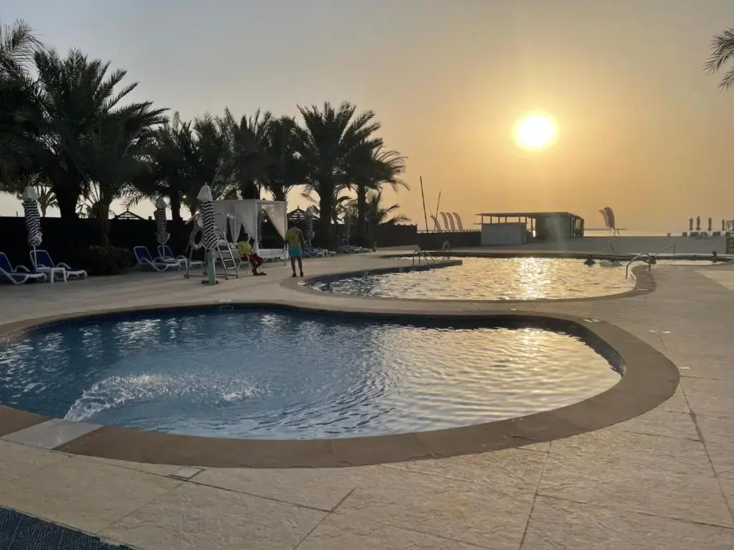 Апарт-отель Al Hamra Palace At Golf&Sea